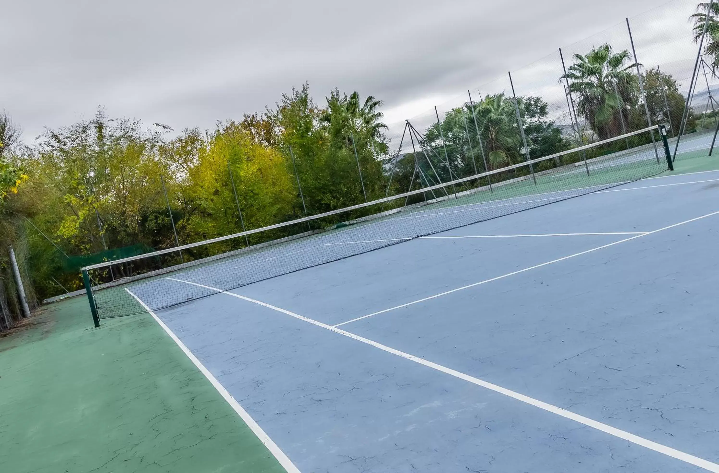 Tennis court, Tennis/Squash in Hotel Las Errizas by Vivere Stays
