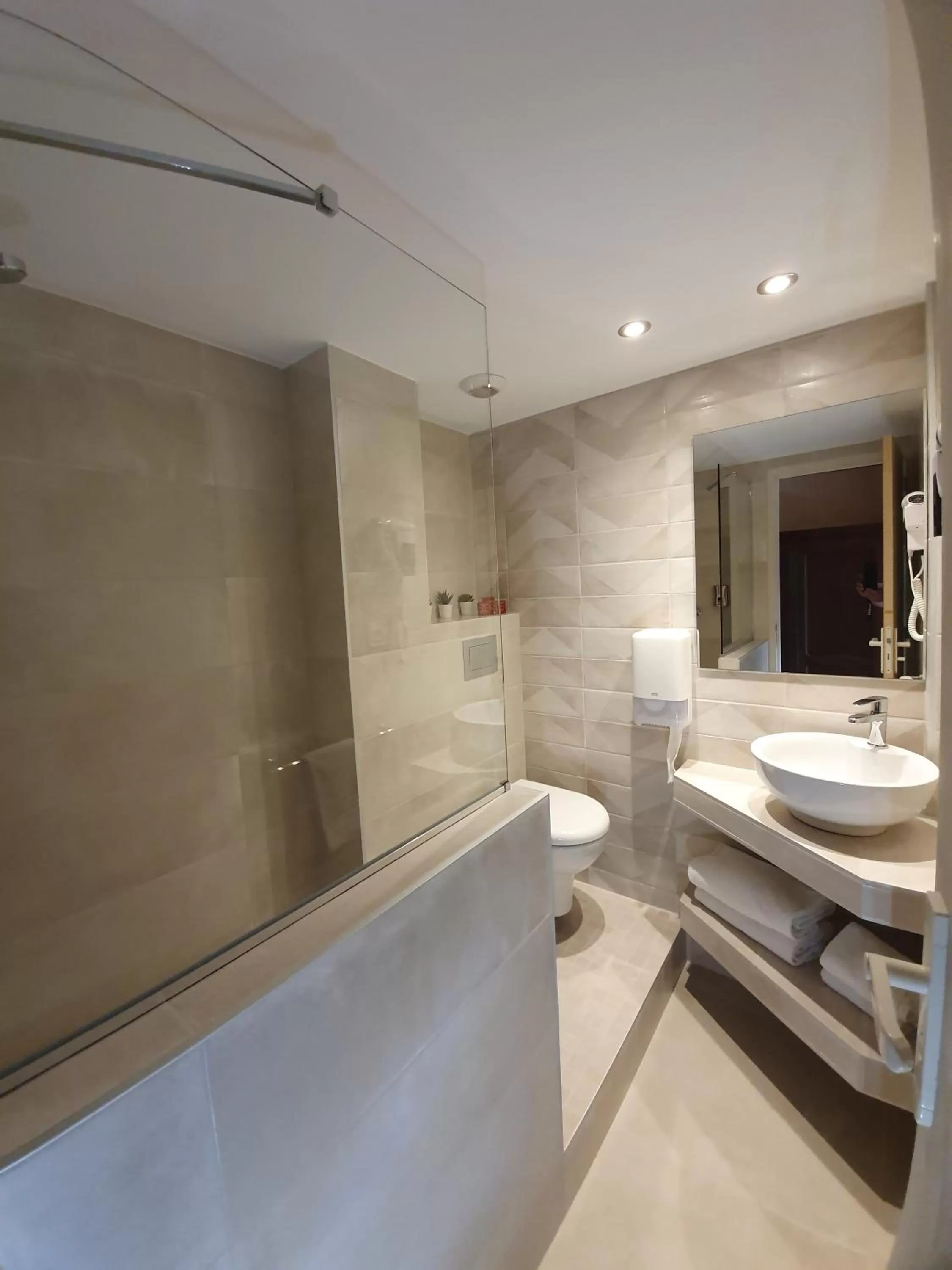 Twin Room Valley Side in Le Saint Antoine