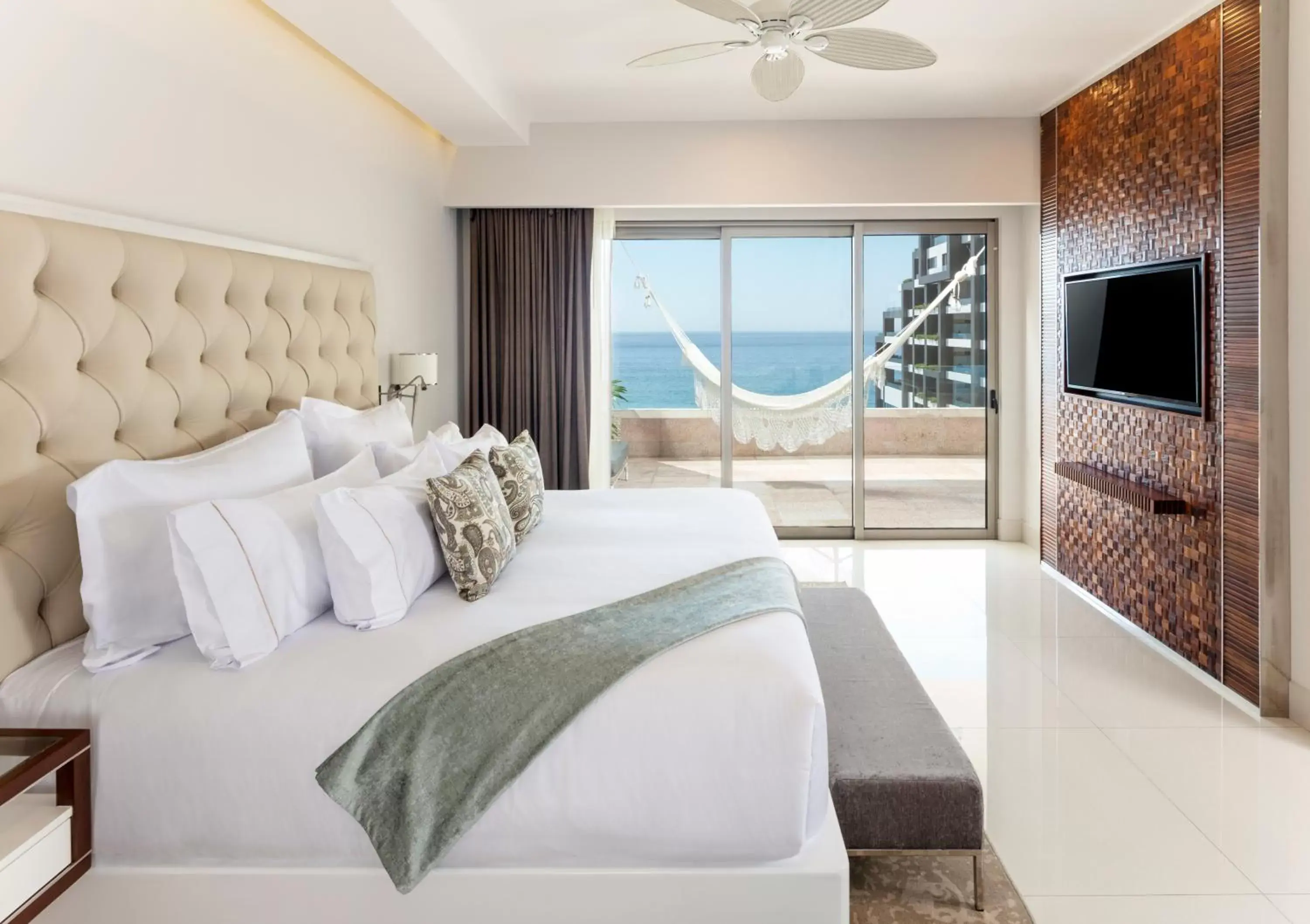 Bedroom in Garza Blanca Resort & Spa Los Cabos