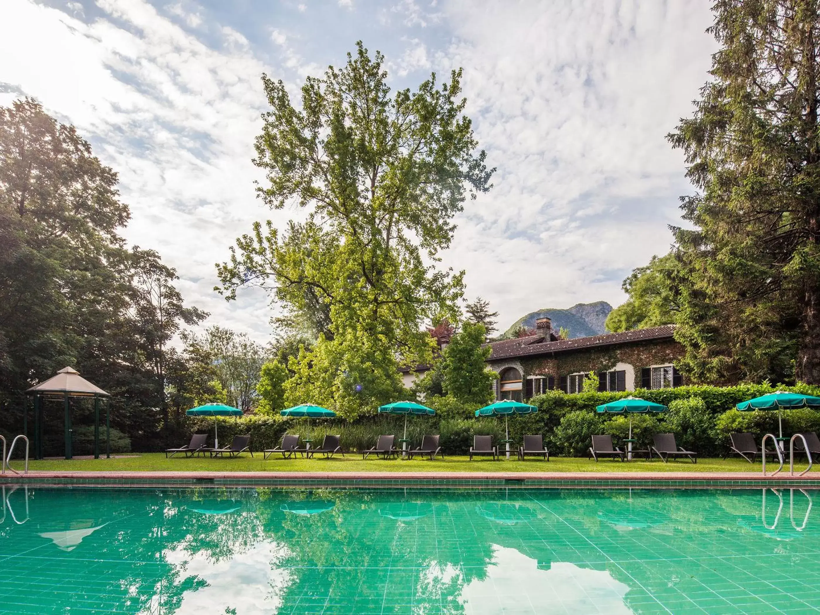 Swimming Pool in Park Hotel Principe - Ticino Hotels Group