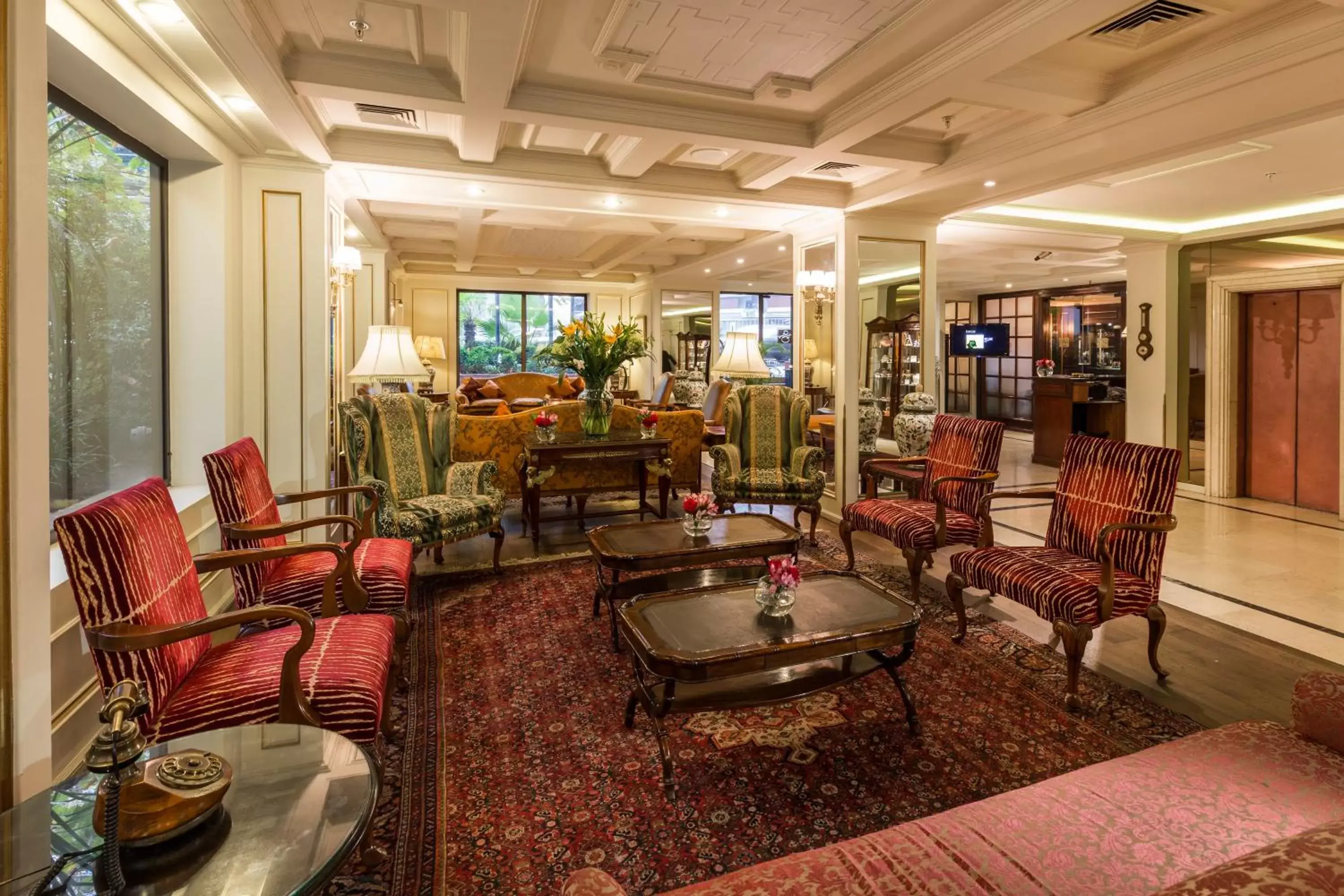 Lobby or reception in Park Plaza Santiago Lobby or reception in Park Plaza Santiago