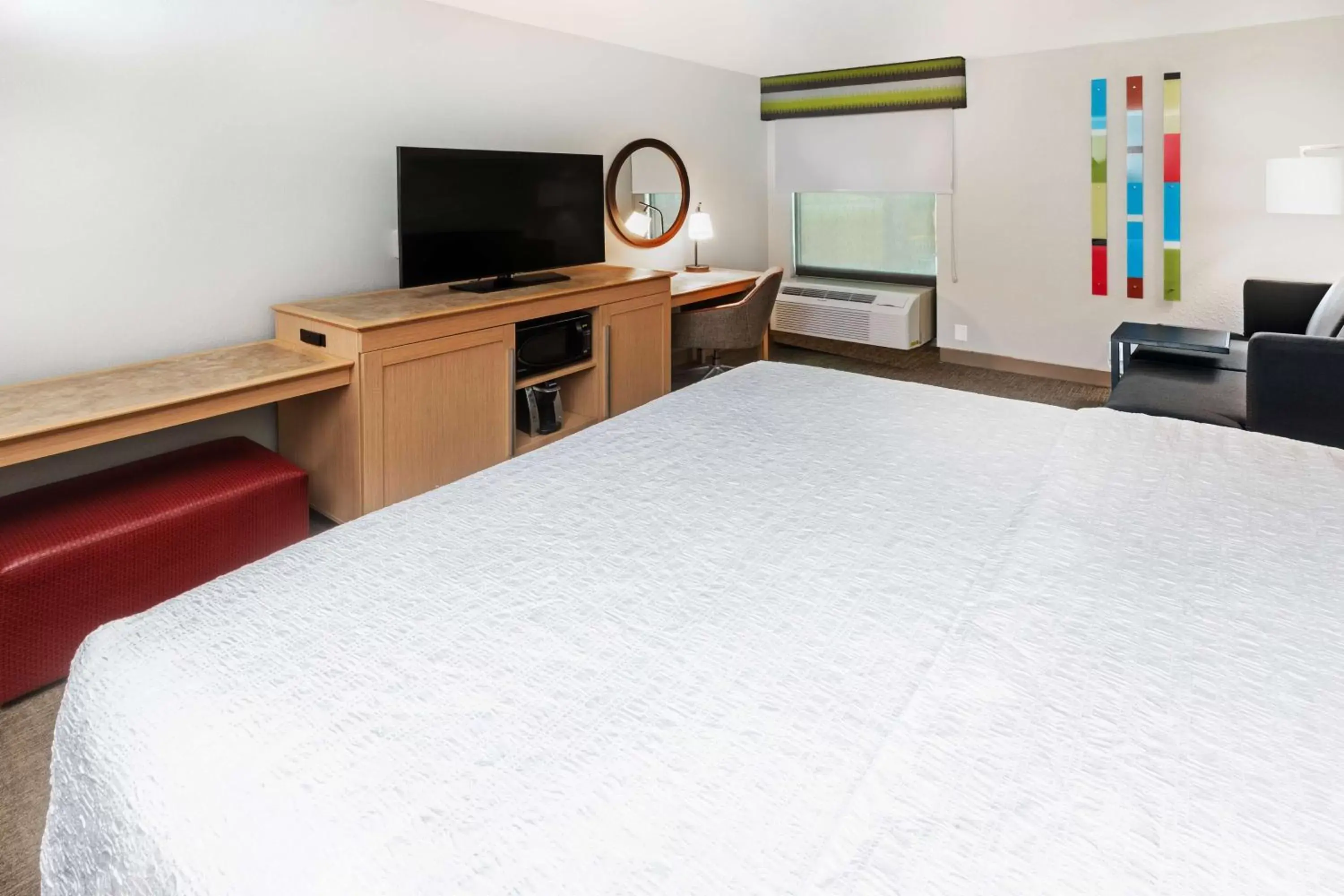 Bedroom, Bed in Hampton Inn Sulphur