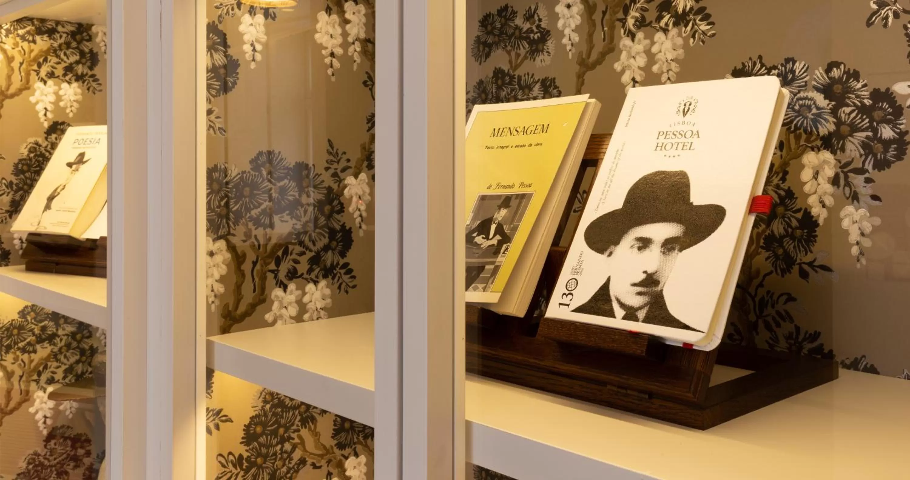 People in Lisboa Pessoa Hotel