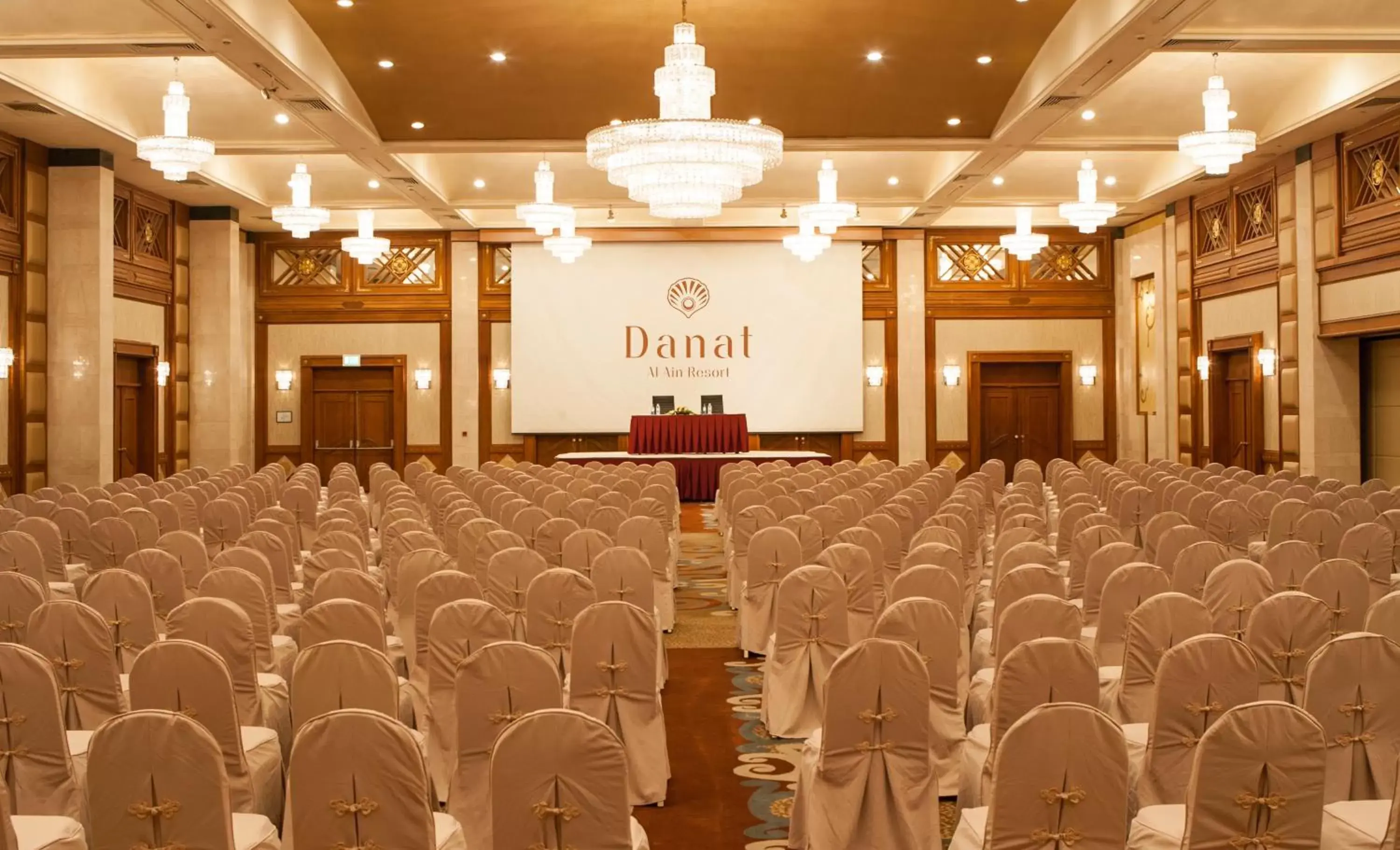 Business facilities in Danat Al Ain Resort