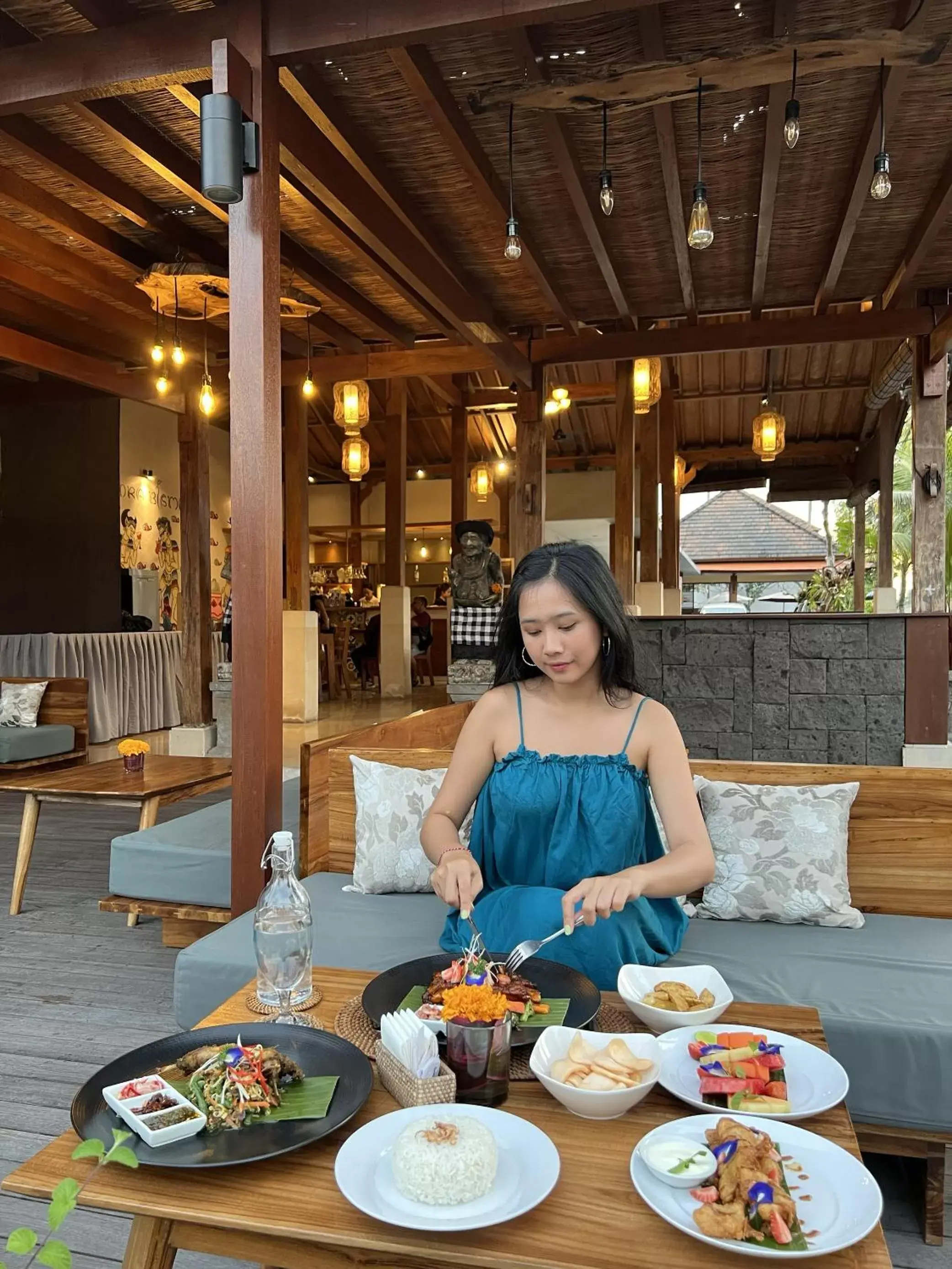 Restaurant/places to eat in Pertiwi Bisma 2
