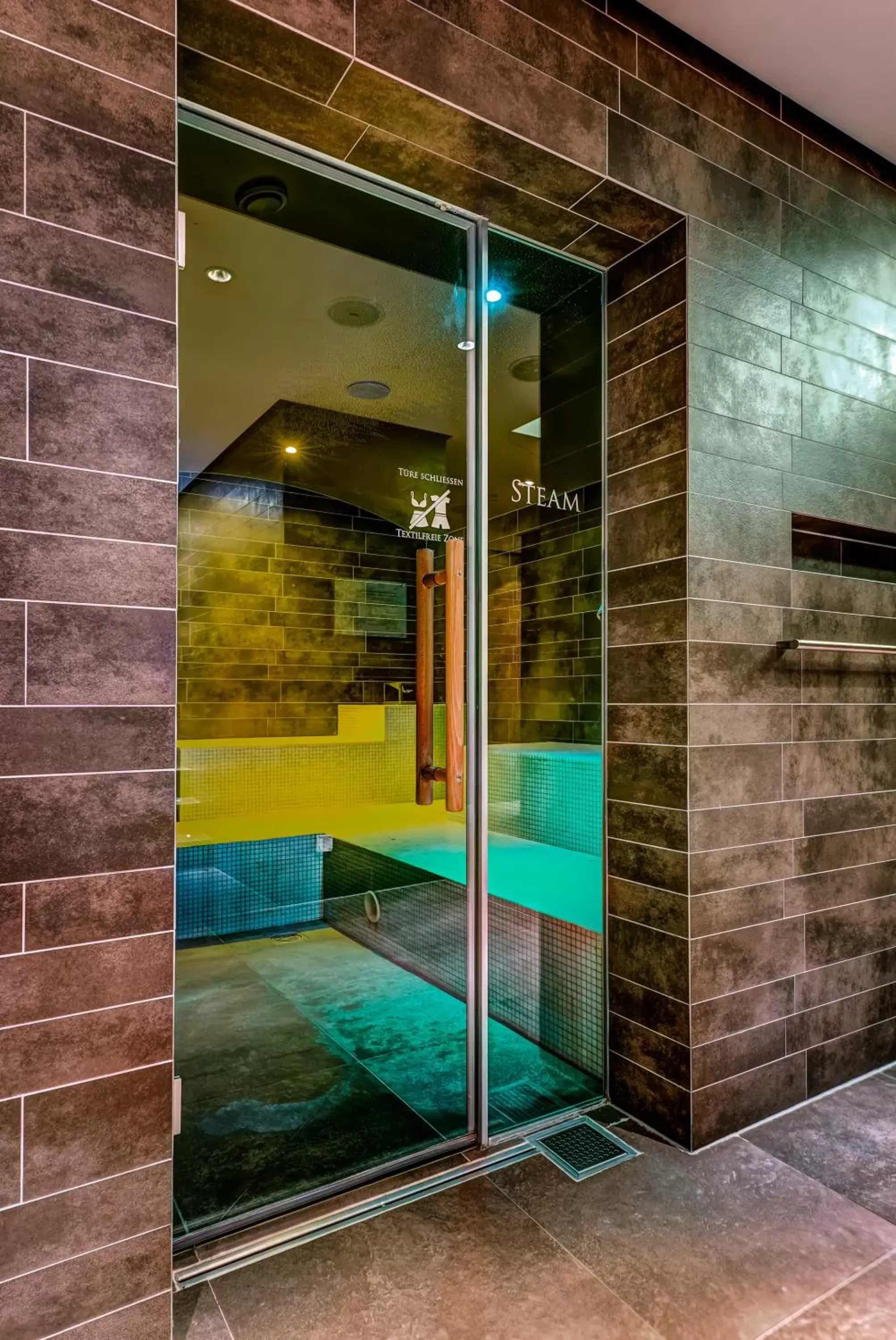 Sauna, Bathroom in Wellnesshotel Golf Panorama