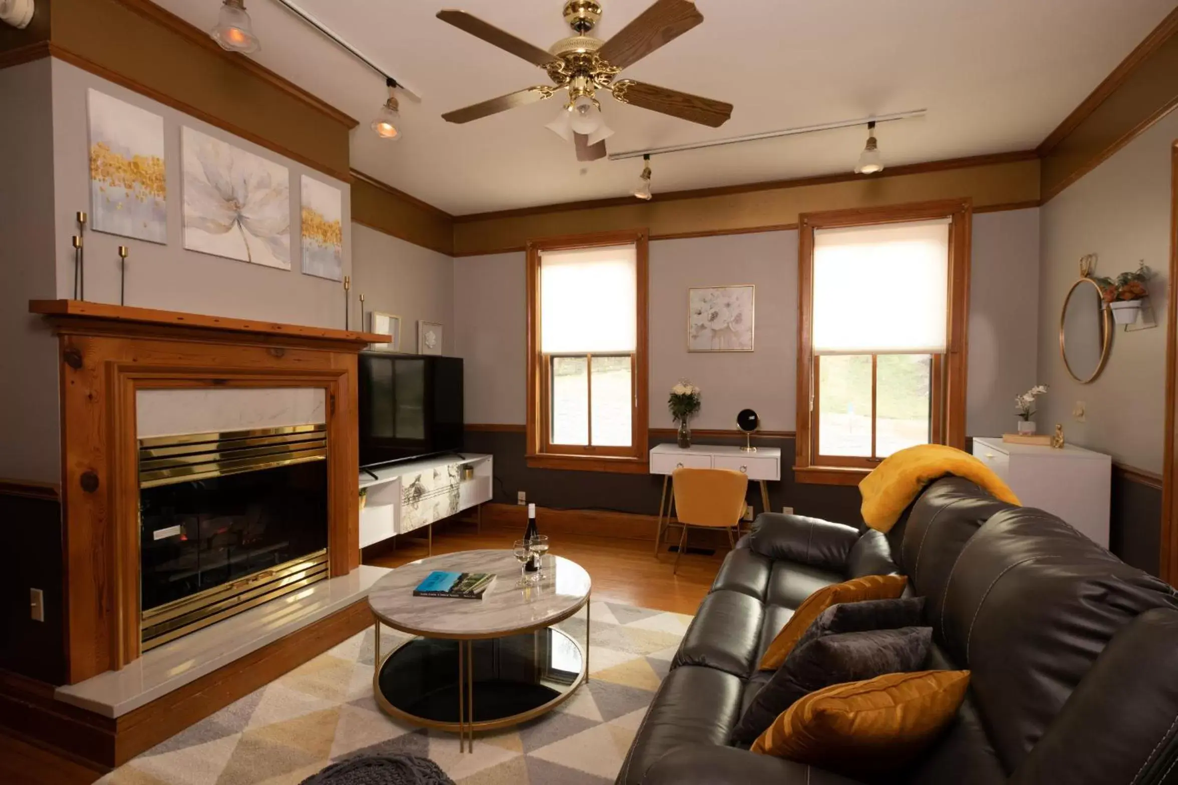 Seating Area in Riverboat Suites