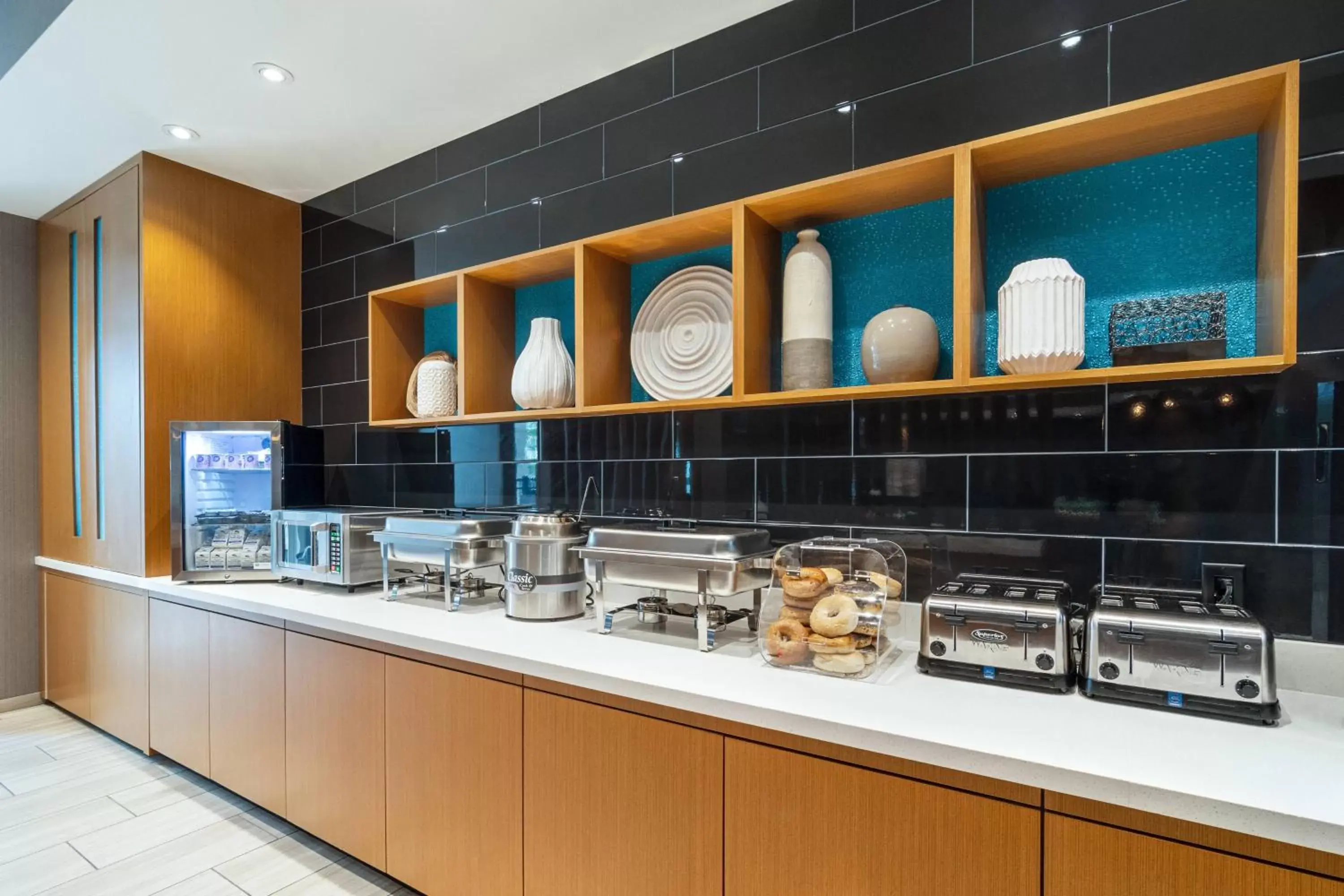 Breakfast, Food in SpringHill Suites By Marriott Charleston Airport & Convention Center