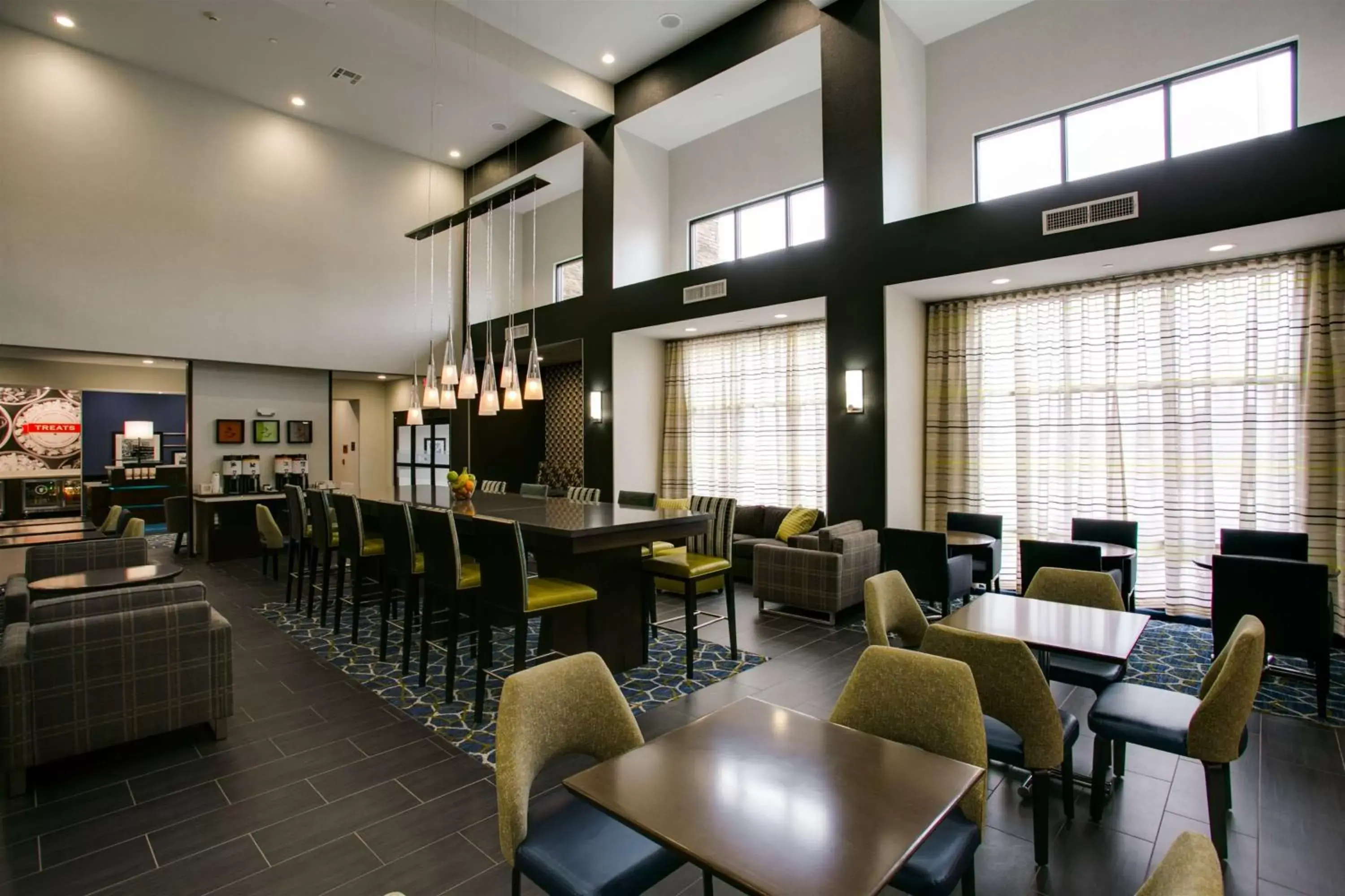 Lobby or reception, Restaurant/Places to Eat in Hampton Inn & Suites Dallas/Ft. Worth Airport South