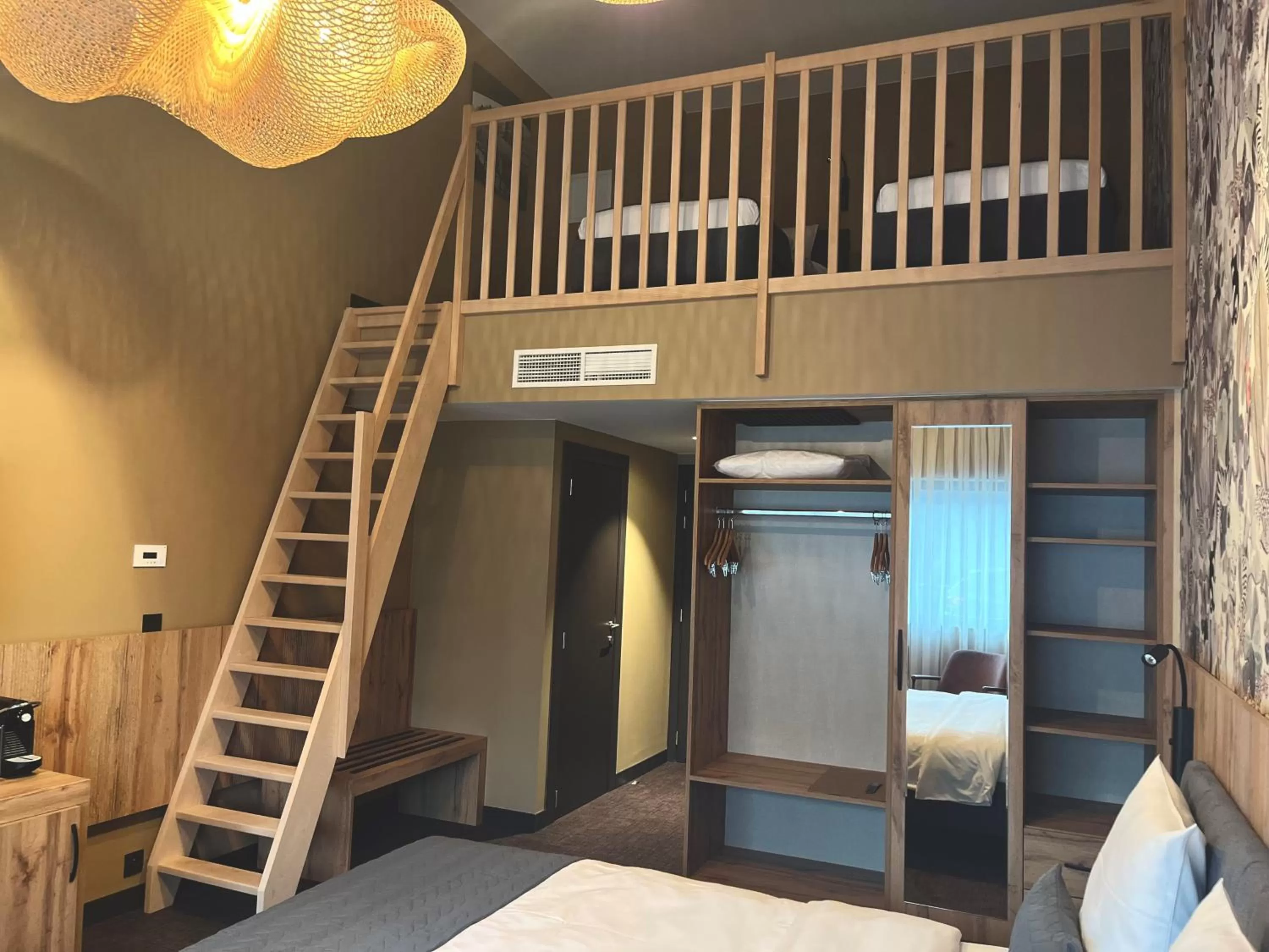 Photo of the whole room, Bed in Hotel Le 830 Namur