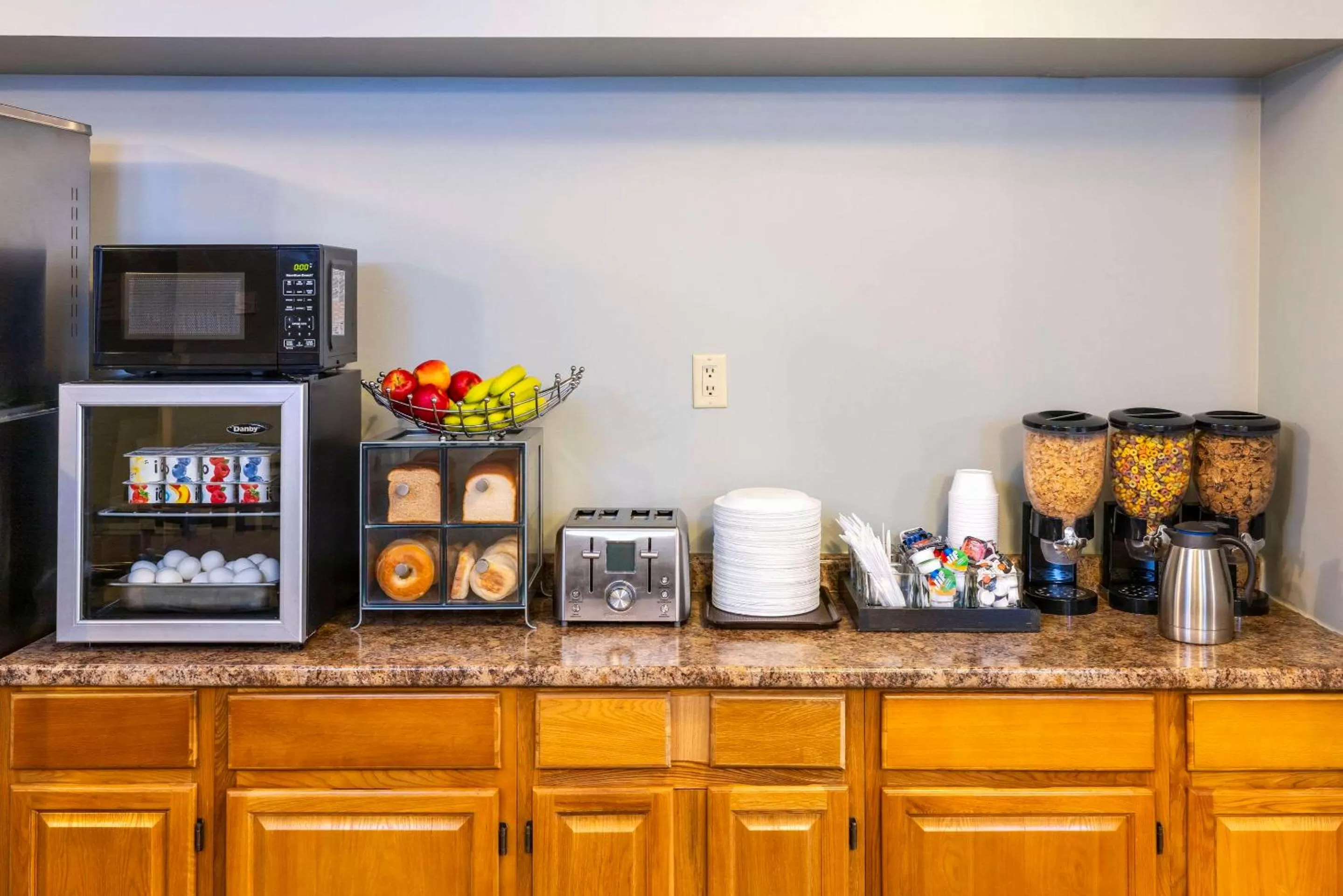 Breakfast in Econo Lodge Miramichi