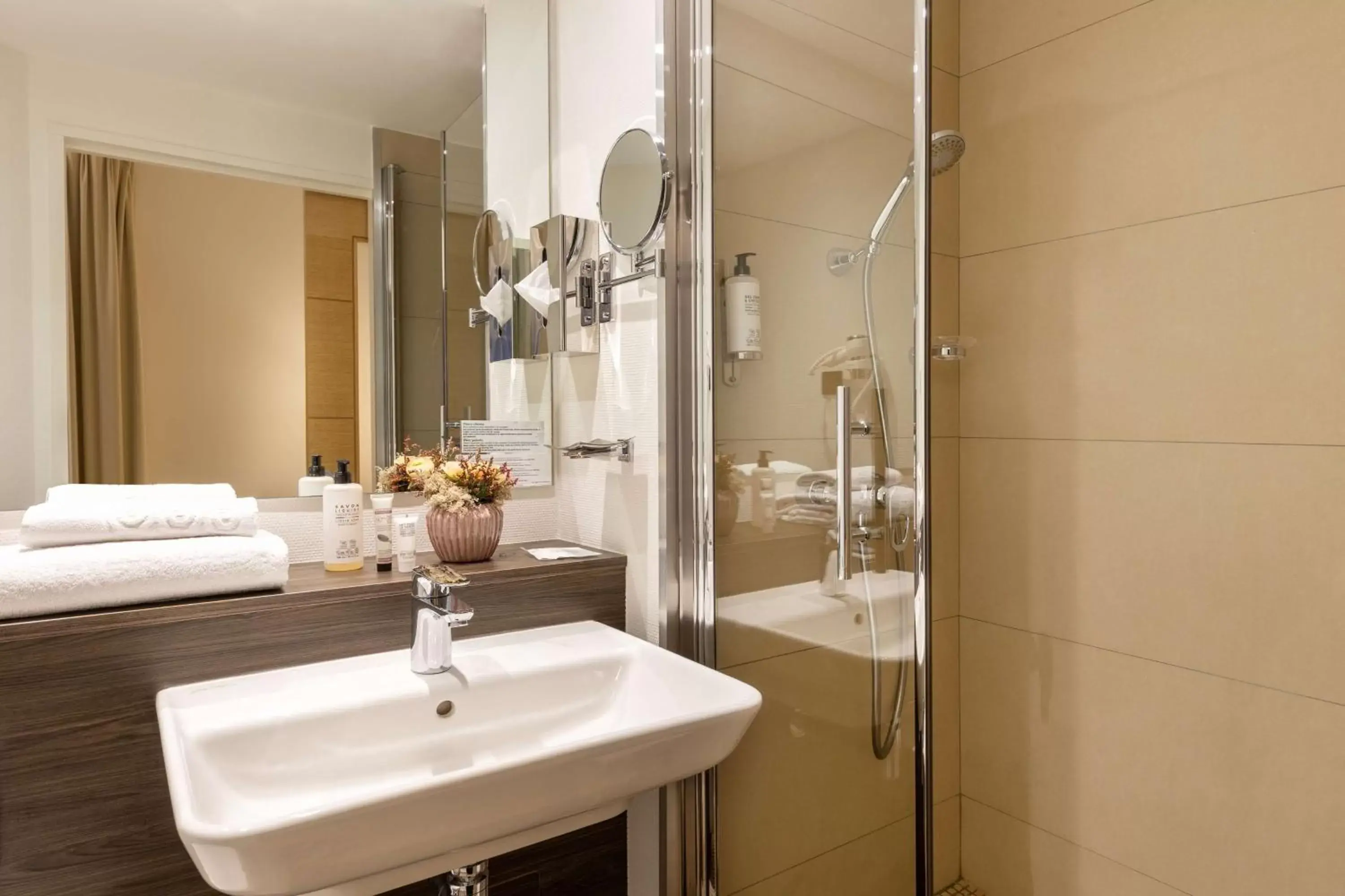 Shower, Bathroom in Best Western Royal Hotel Caen