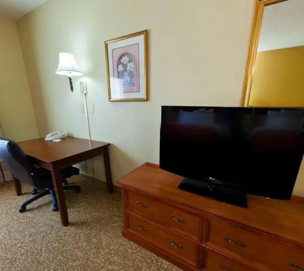 TV and multimedia, TV/Entertainment Center in Country Inn & Suites by Radisson, Goldsboro, NC