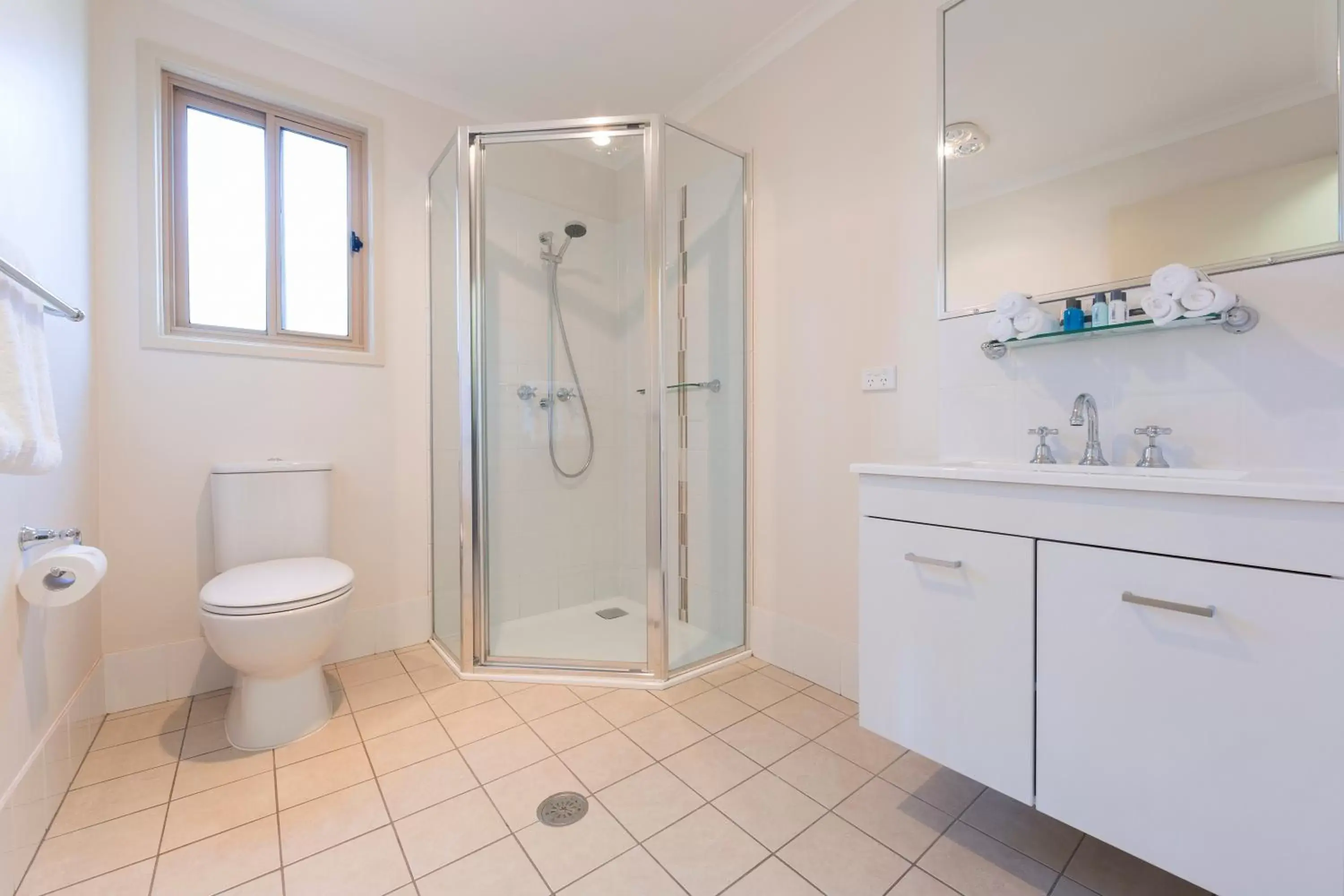 Bathroom in Alivio Tourist Park Canberra