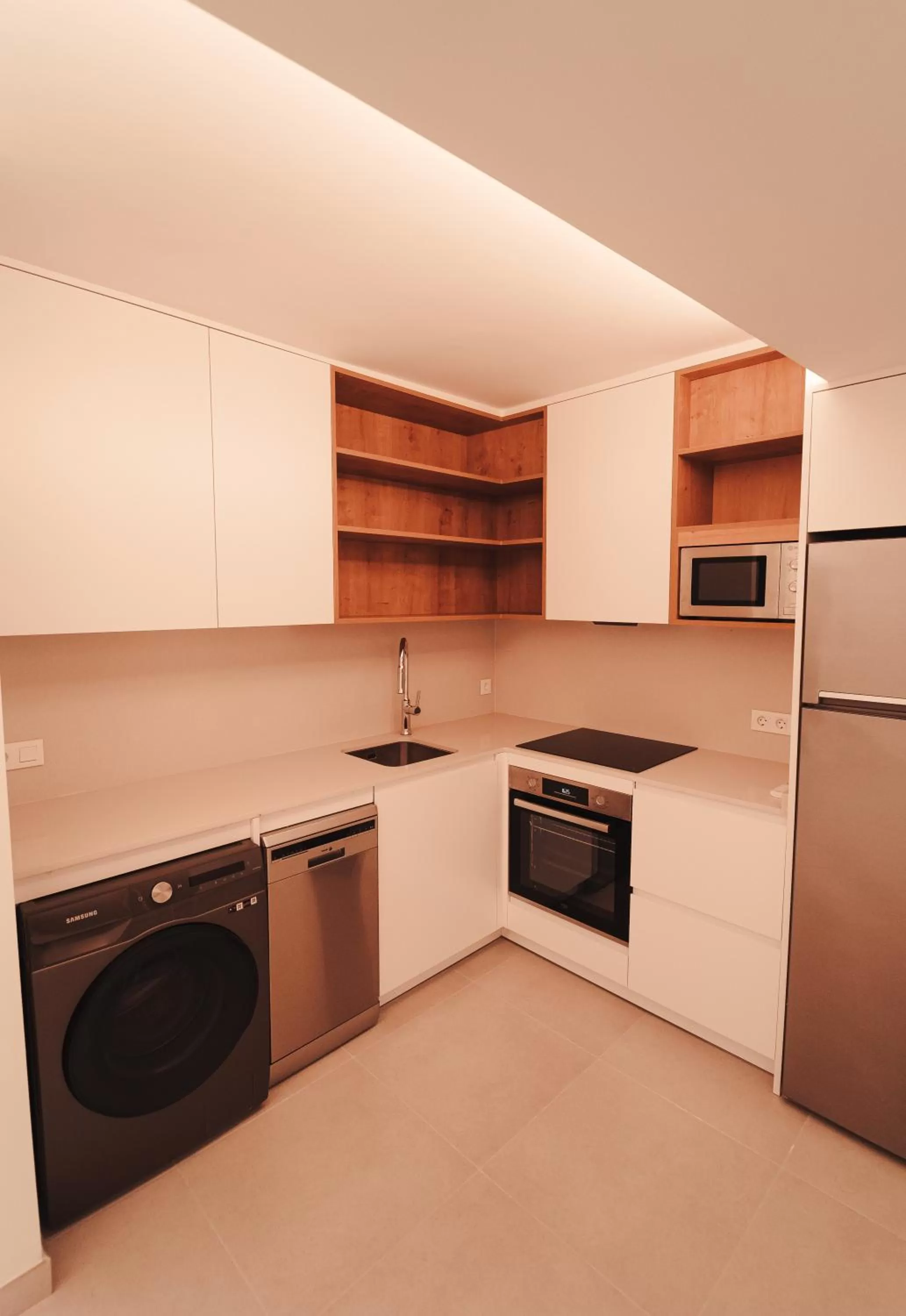 Kitchen or kitchenette, Kitchen/Kitchenette in Palm Suites