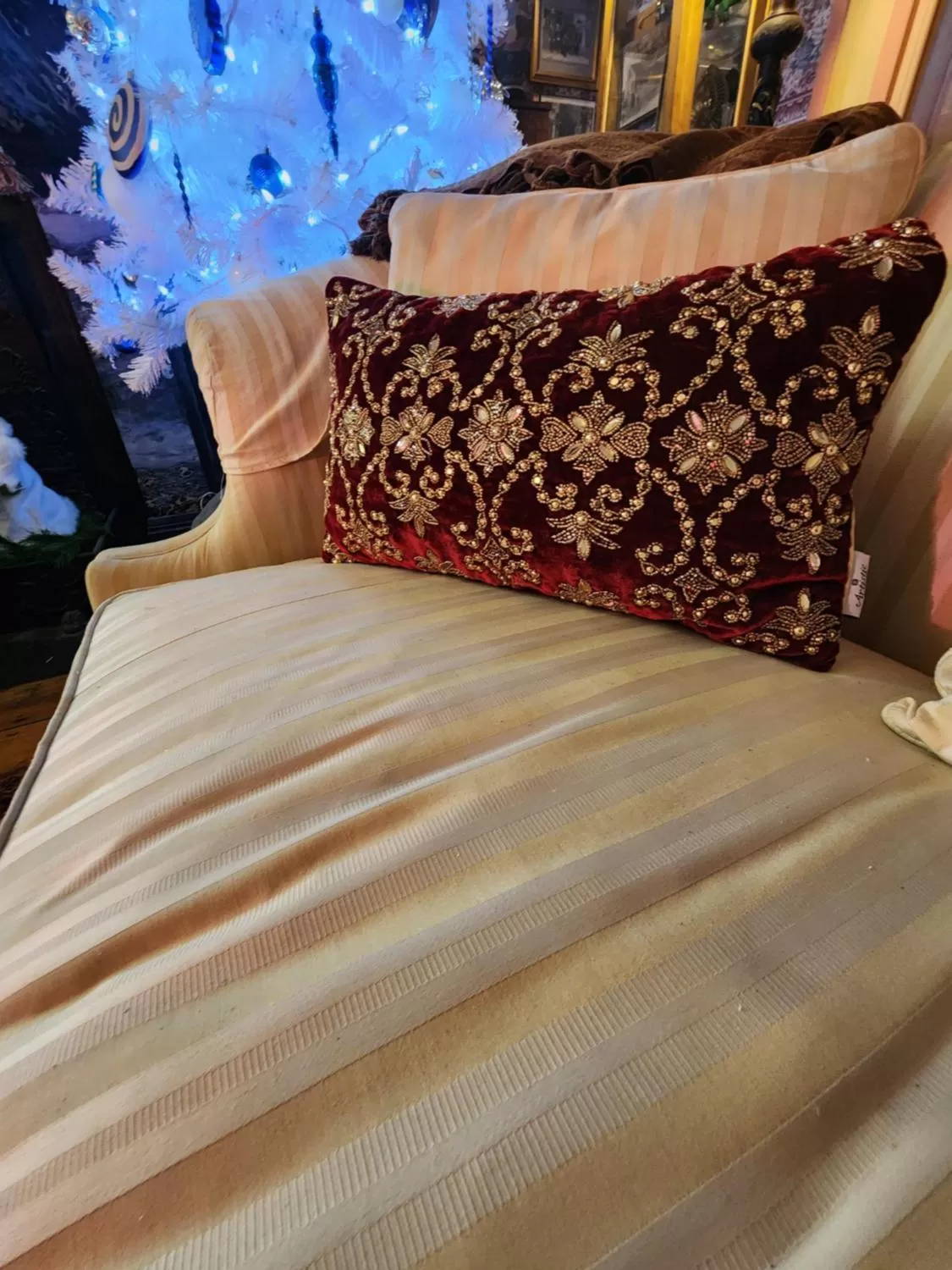 Bed in House of 1833 Bed and Breakfast