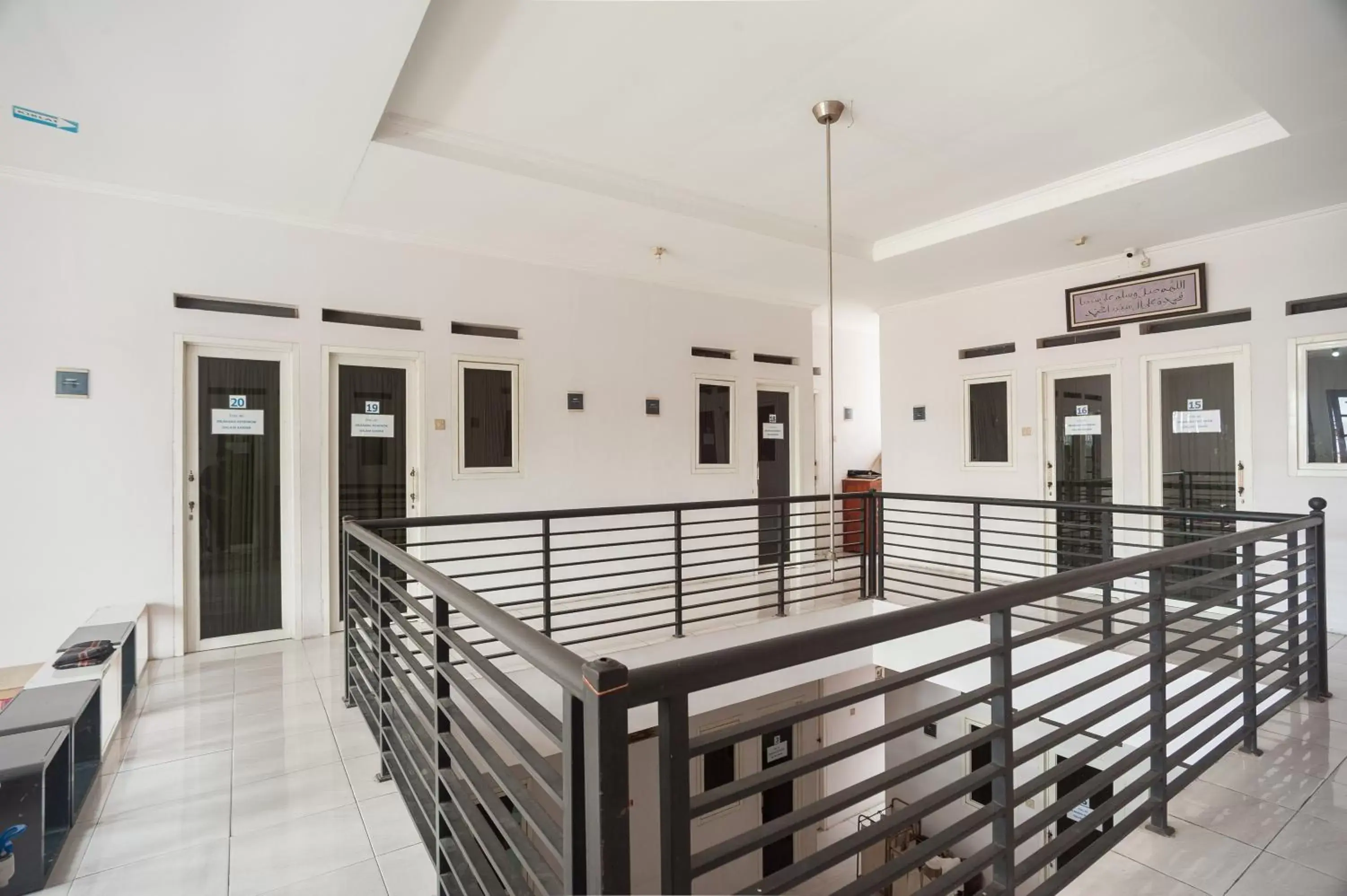 Property building in RedDoorz Syariah near PGC Cililitan Property building in RedDoorz Syariah near PGC Cililitan