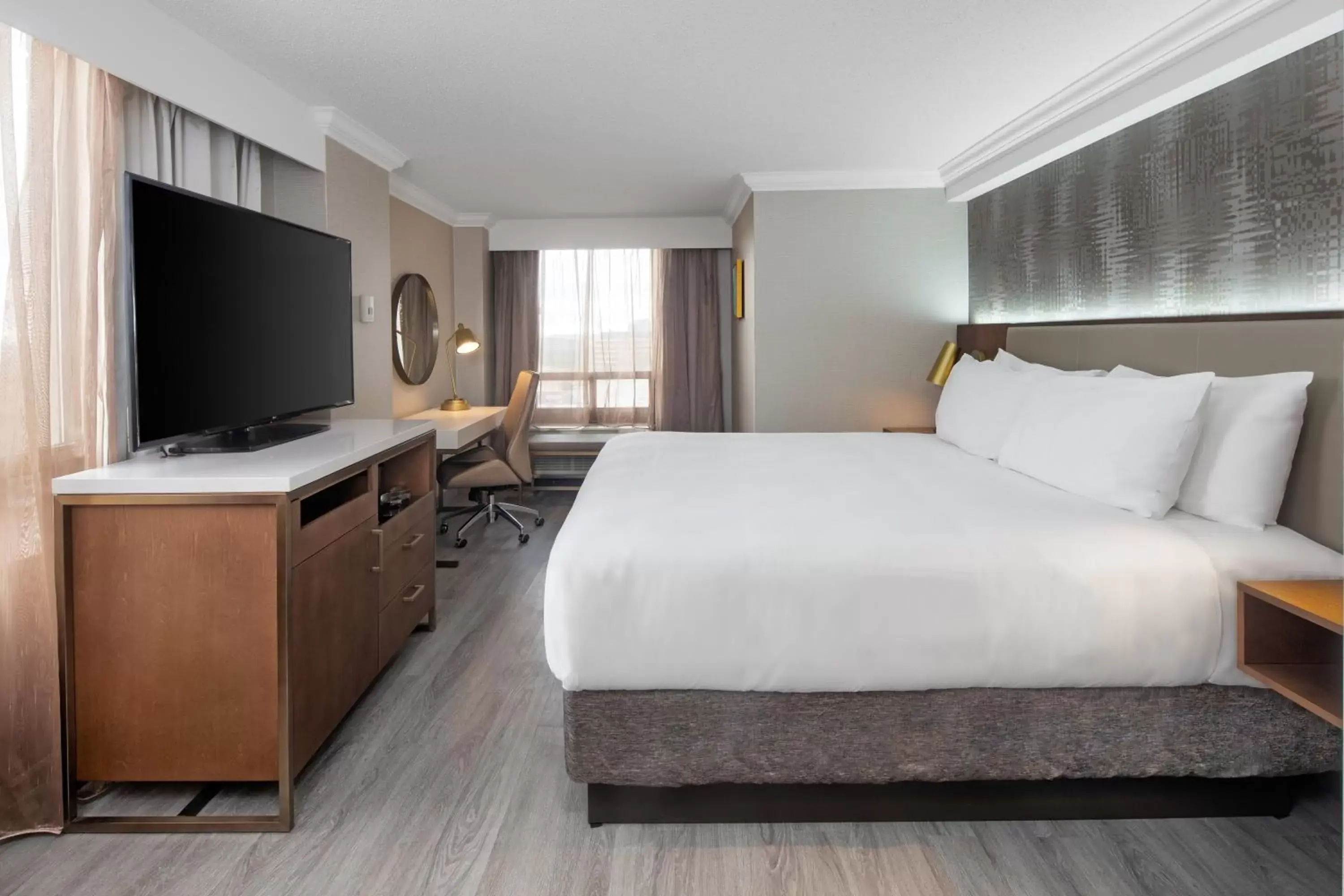 Photo of the whole room, Bed in Crowne Plaza Toronto Airport by IHG Photo of the whole room, Bed in Crowne Plaza Toronto Airport by IHG