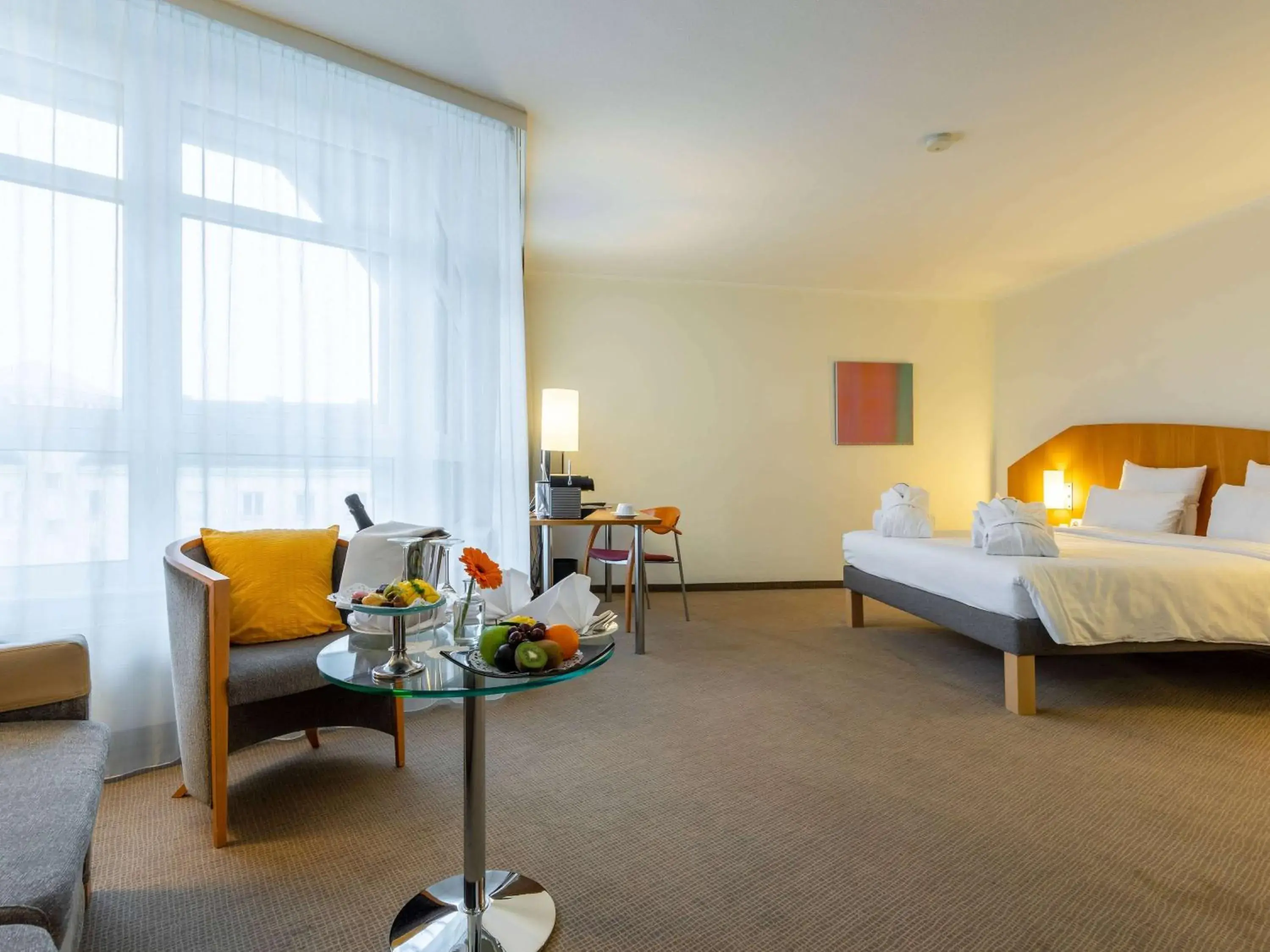 Photo of the whole room in Novotel Mainz