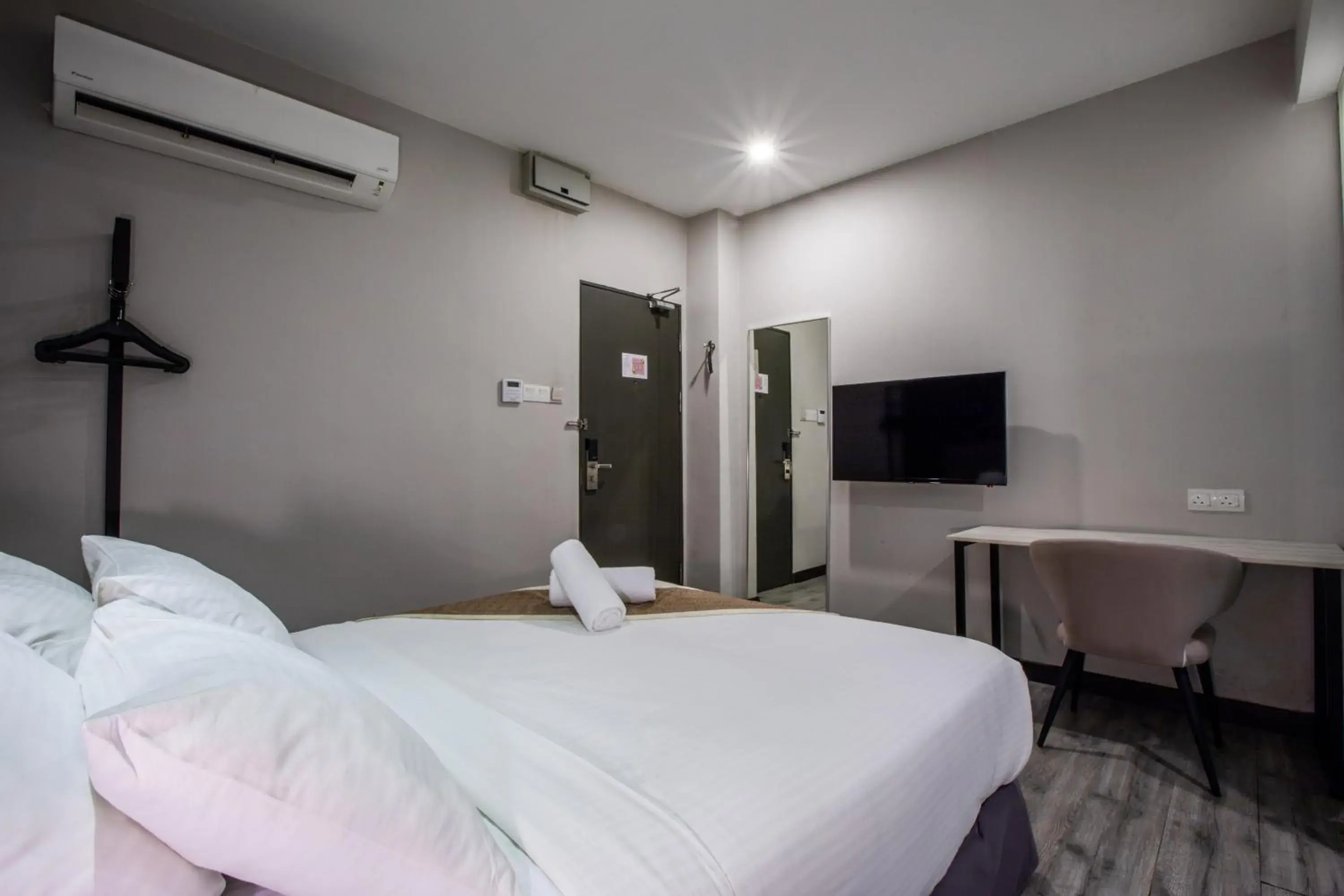 Bed in The Leverage Business hotel (Skudai)
