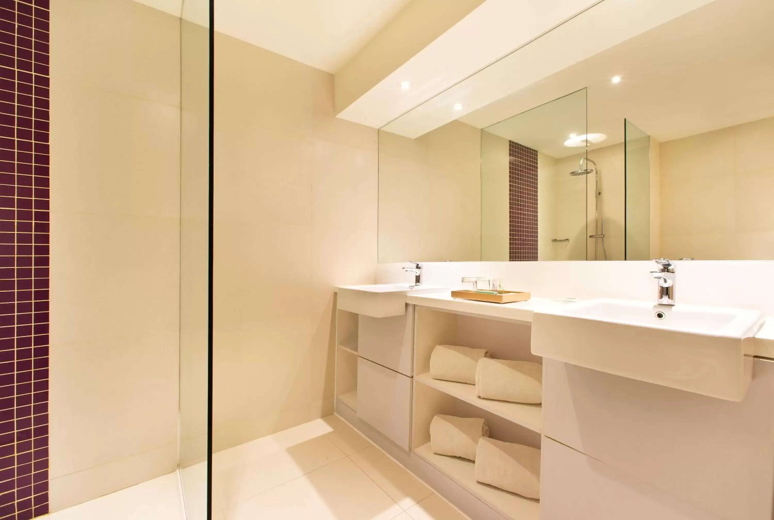 Deluxe Room in Satoria Hotel Yogyakarta - CHSE Certified Deluxe Room in Satoria Hotel Yogyakarta - CHSE Certified