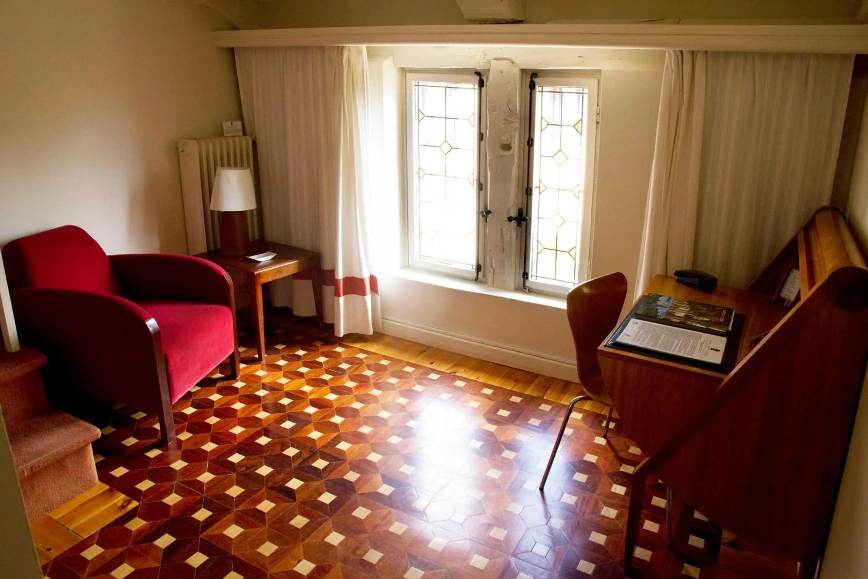 Photo of the whole room, Seating Area in Hotel Posada Santa Maria la Real