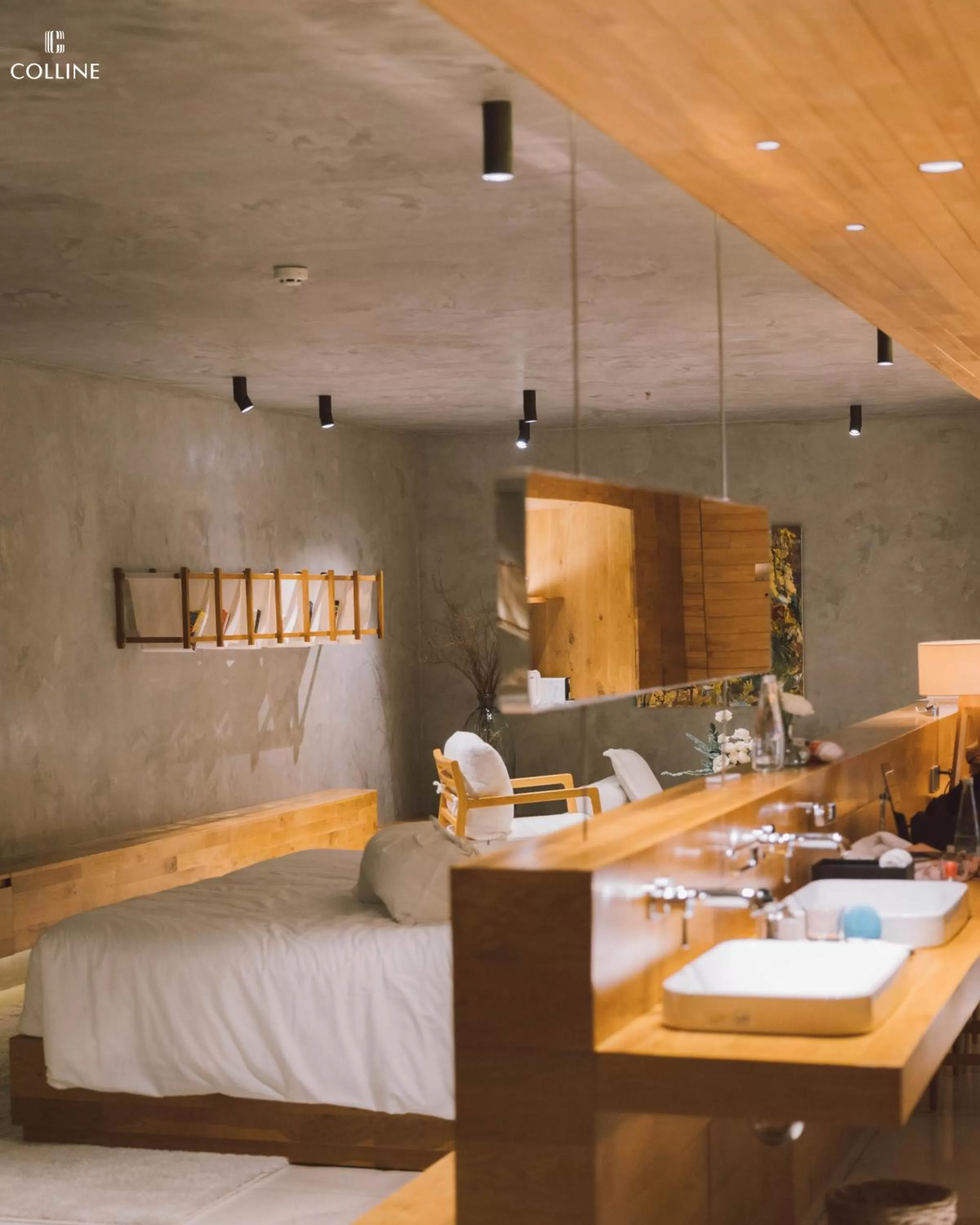 Photo of the whole room, Bed in Colline Dalat