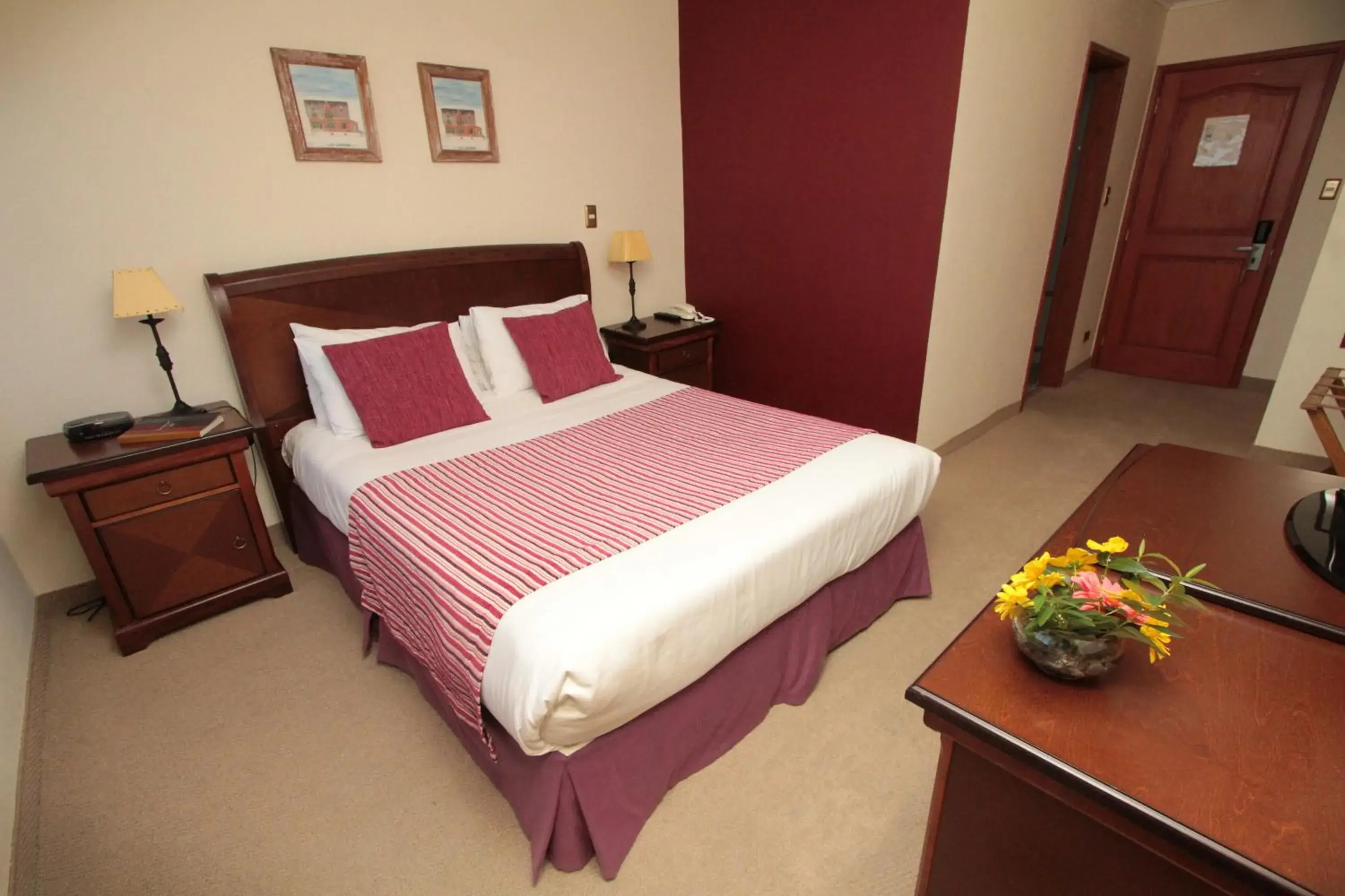 Photo of the whole room, Bed in Park Inn by Radisson Puerto Varas