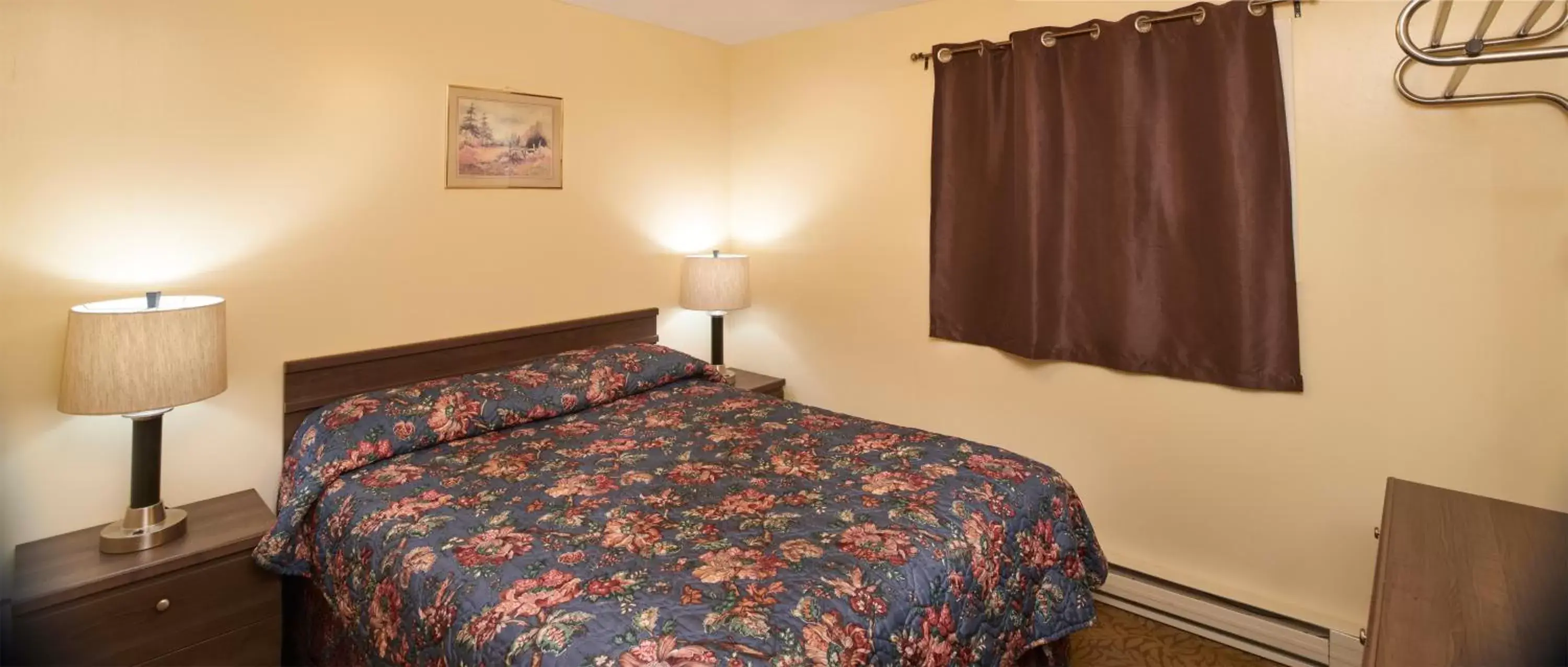Bedroom, Bed in Black Sea Motel