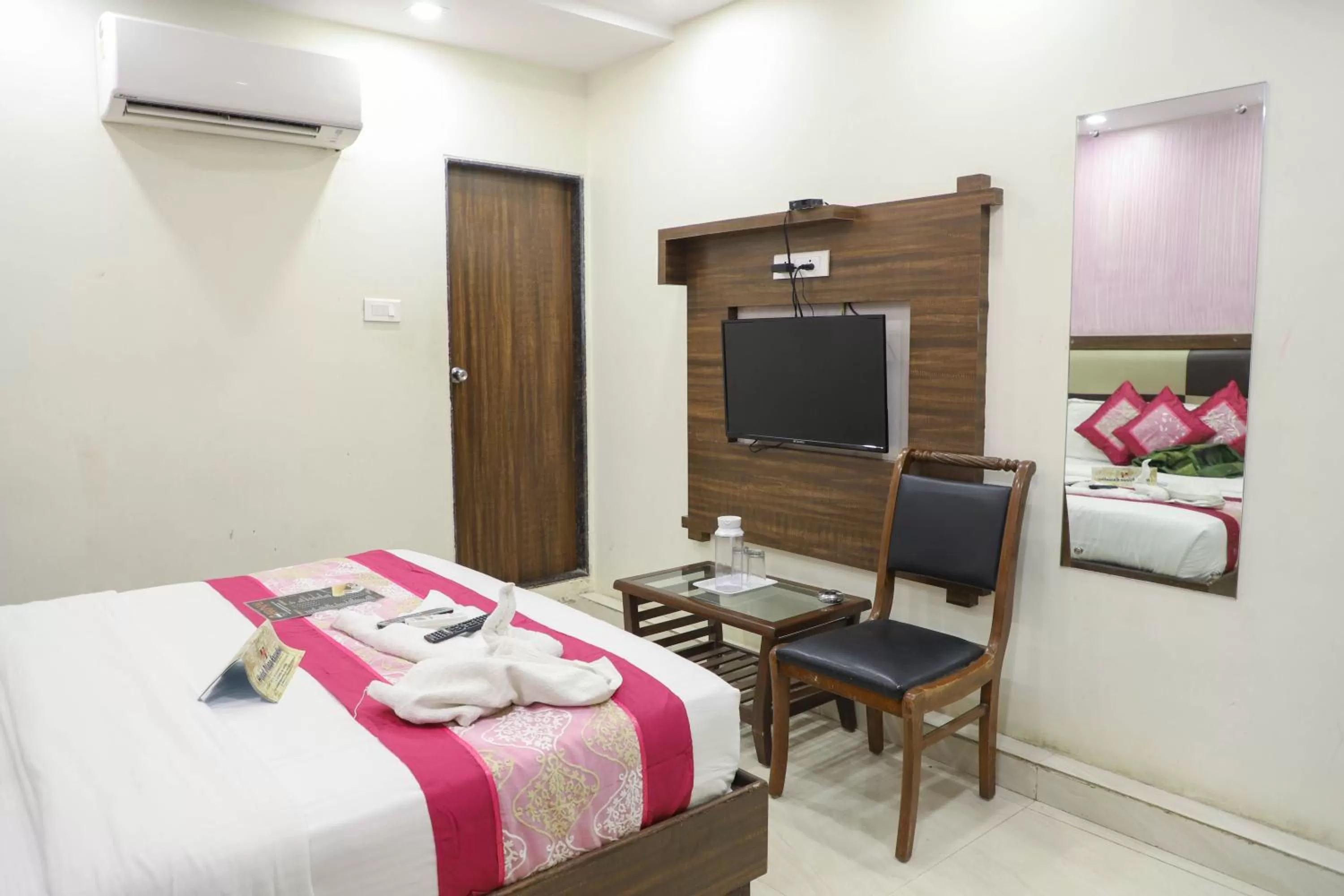 TV and multimedia, Bed in Hotel Plaza Executive - near BKC