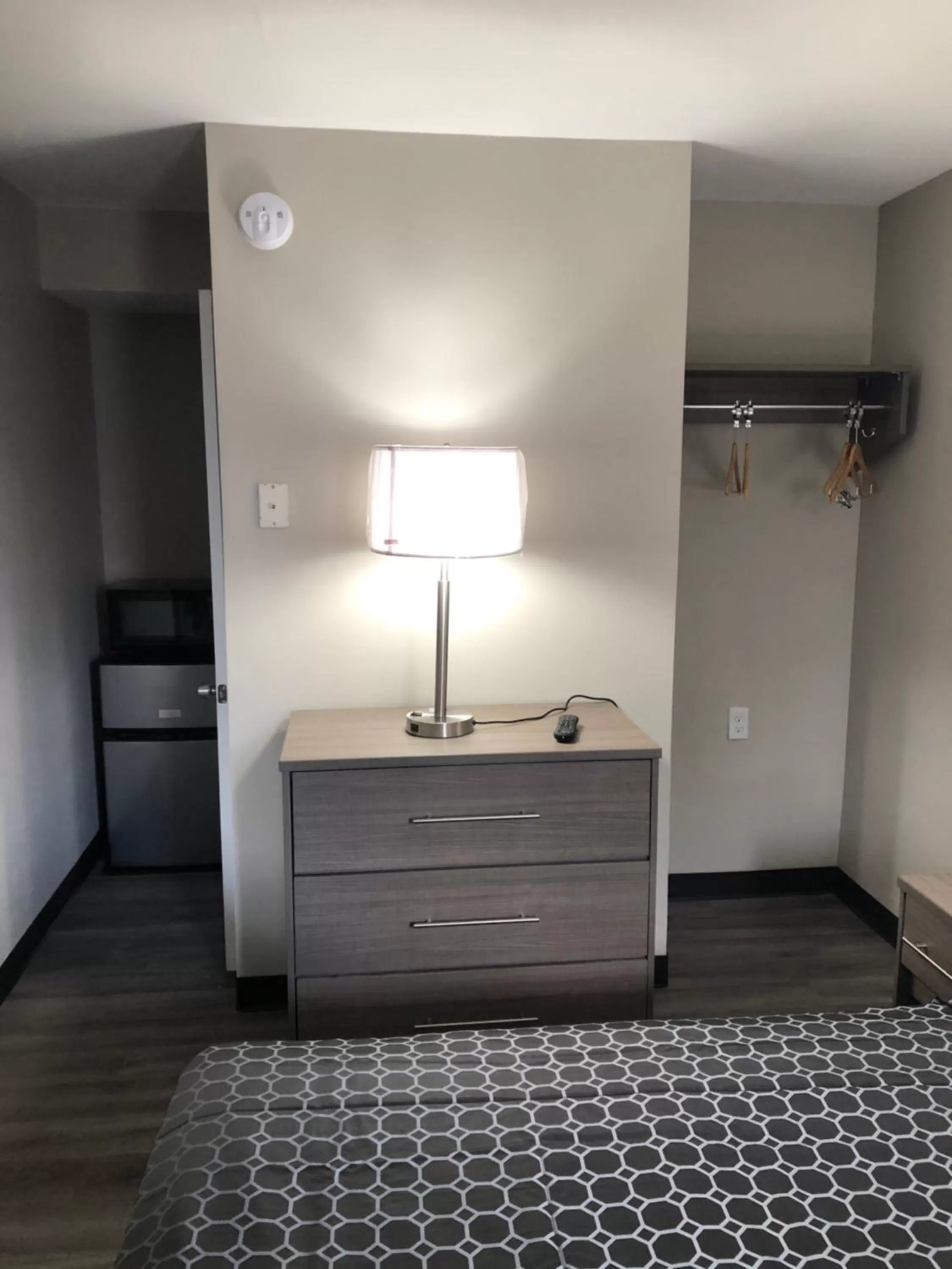 TV and multimedia in Trolley Stop Motel, Media ,Near PHL Airport PA