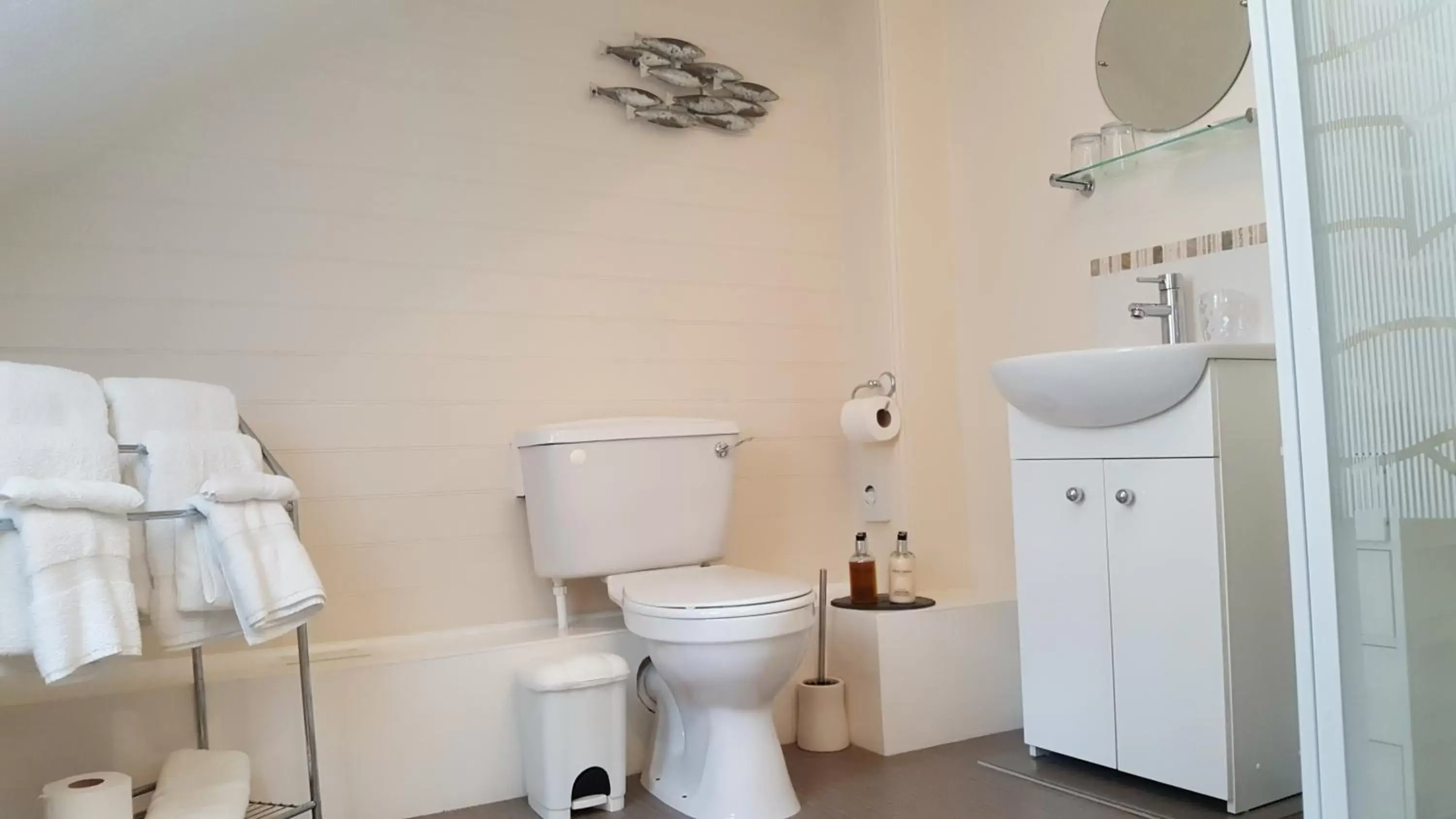 Bathroom in Schooner Point Guest House