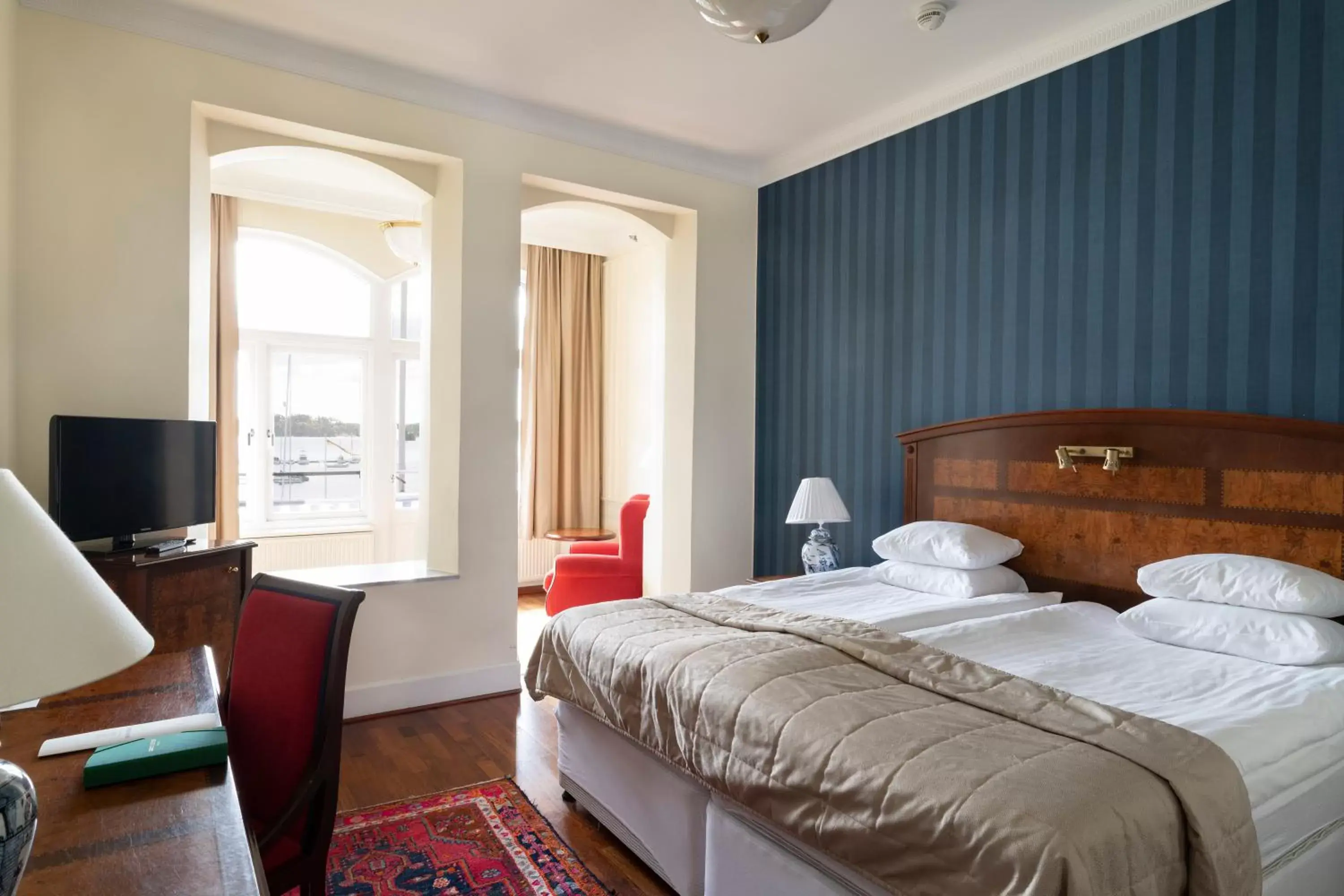 Photo of the whole room, Bed in Grand Hotel Saltsjöbaden