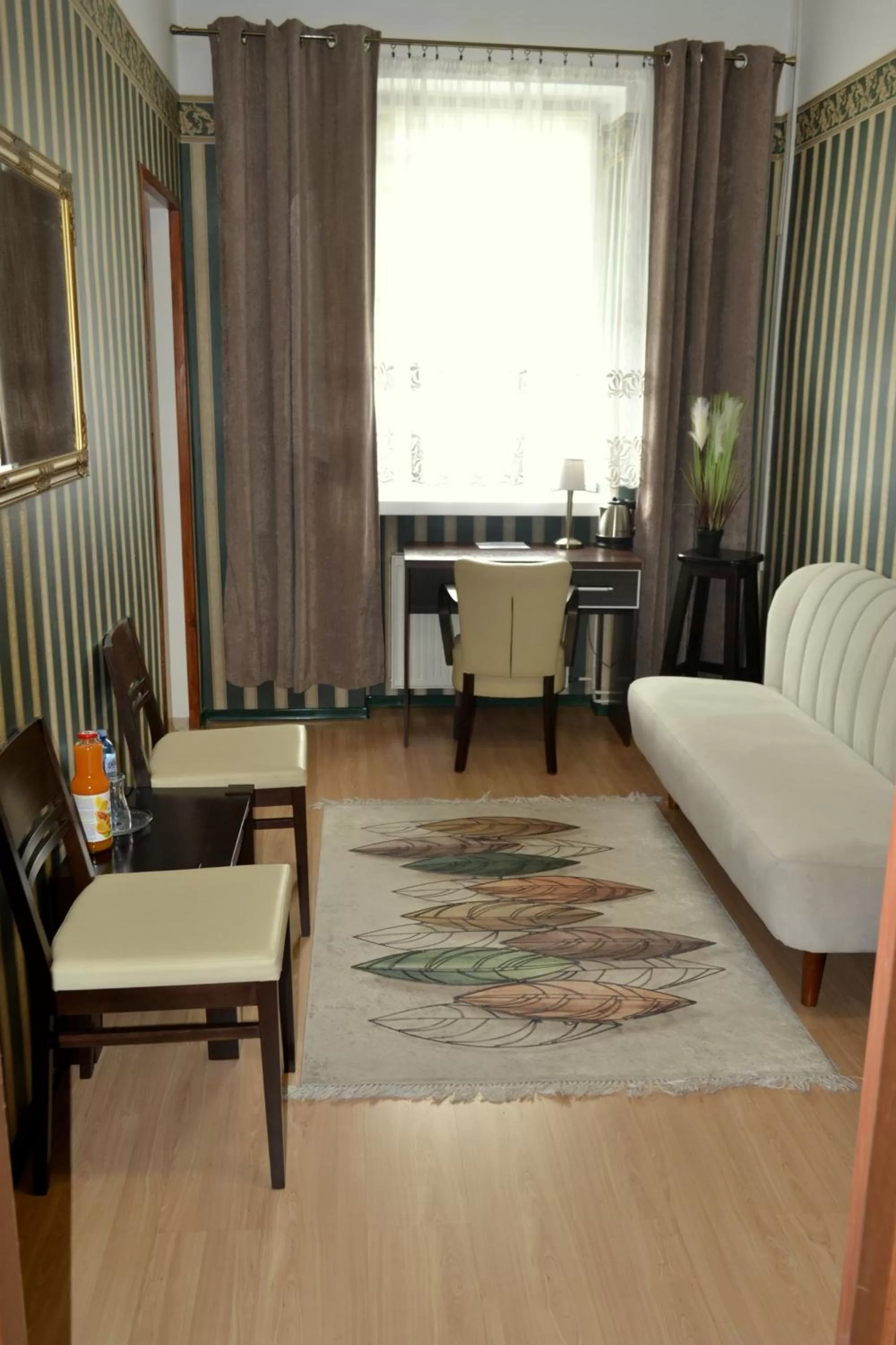 Seating area in Hotel Piast