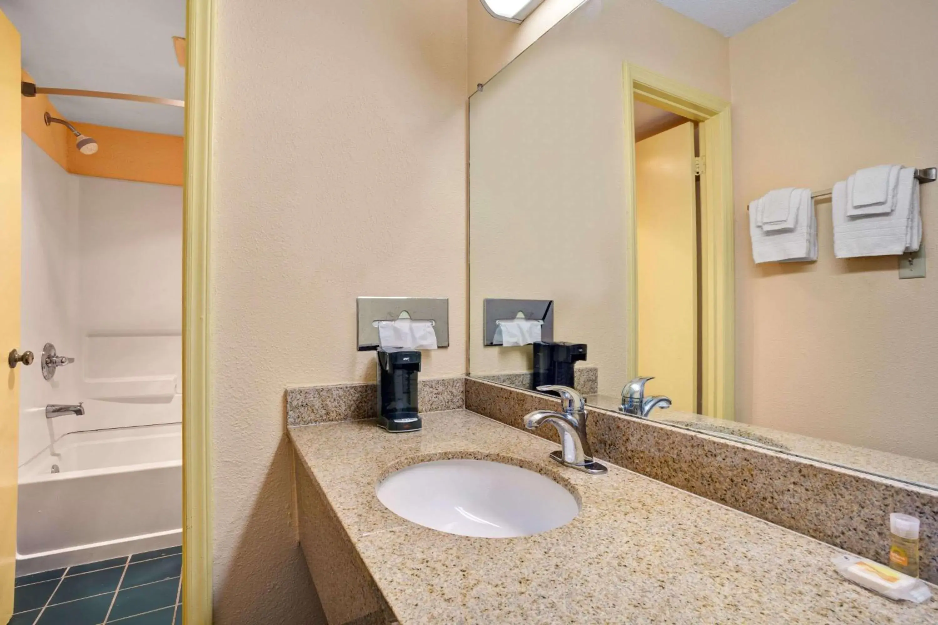 Photo of the whole room, Bathroom in Days Inn by Wyndham Elizabeth City