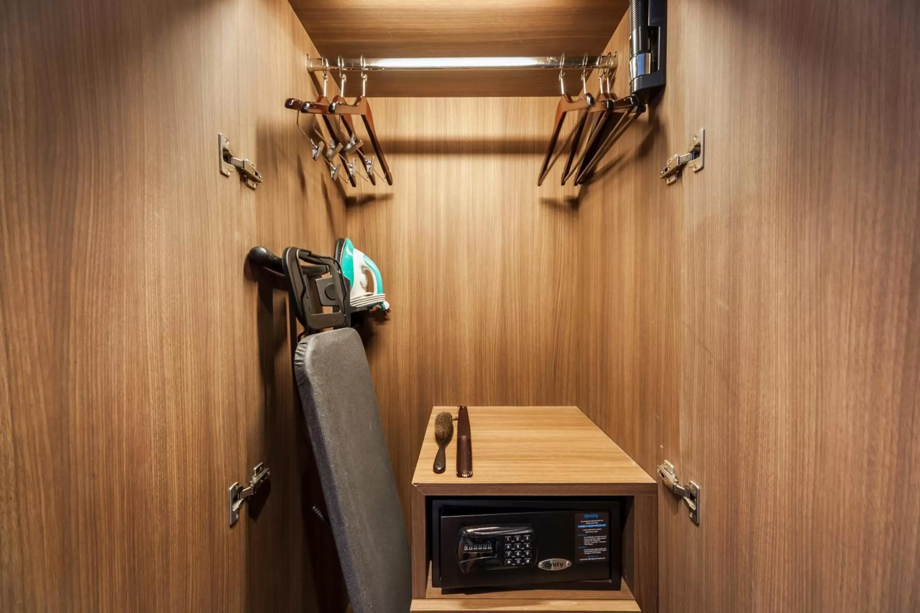 Continent Skyline Twin in The Continent Hotel Sukhumvit - Asok BTS Bangkok Continent Skyline Twin in The Continent Hotel Sukhumvit - Asok BTS Bangkok