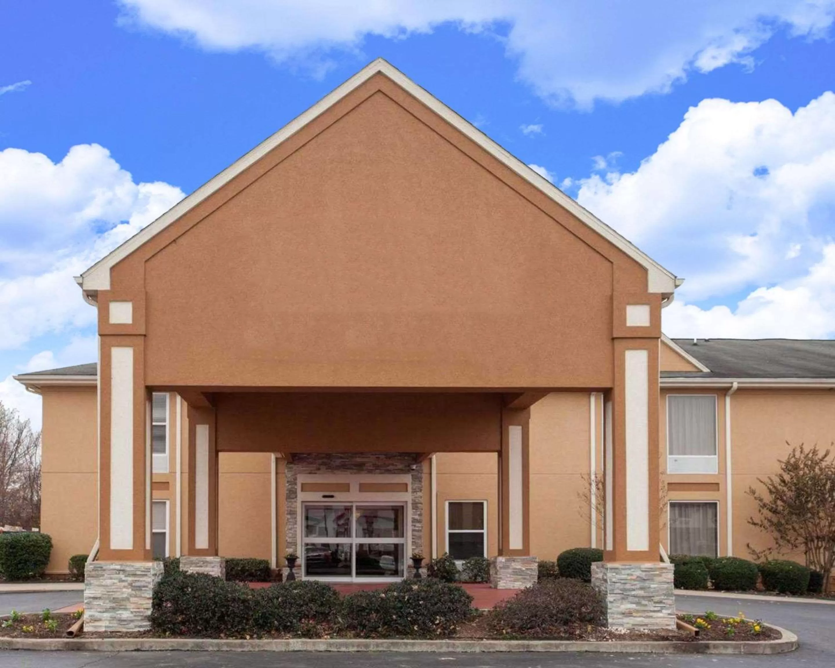 Property building in Quality Inn & Suites I-40 East