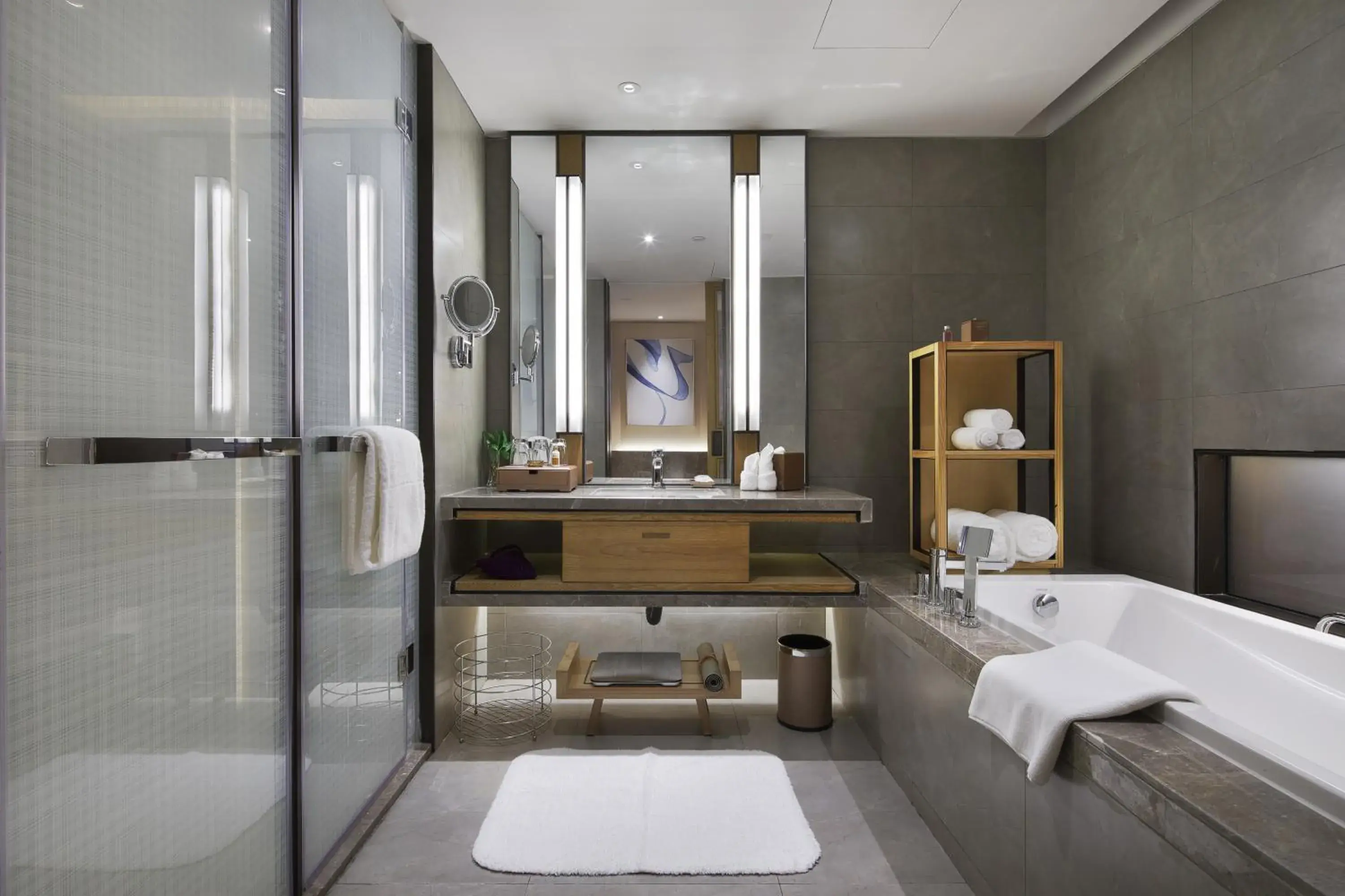 Toilet, Bathroom in Crowne Plaza Nanchang Wanli, an IHG Hotel