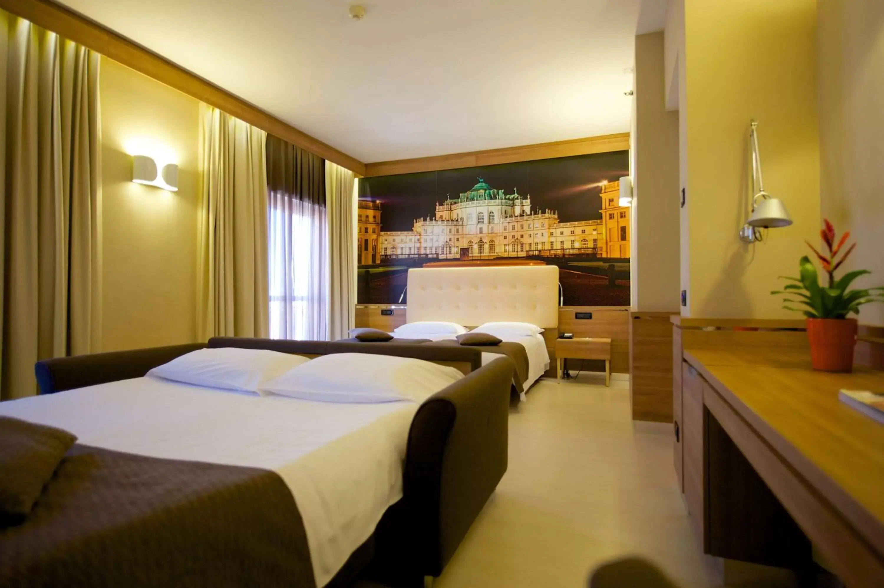 Photo of the whole room, Bed in Best Western Hotel Luxor