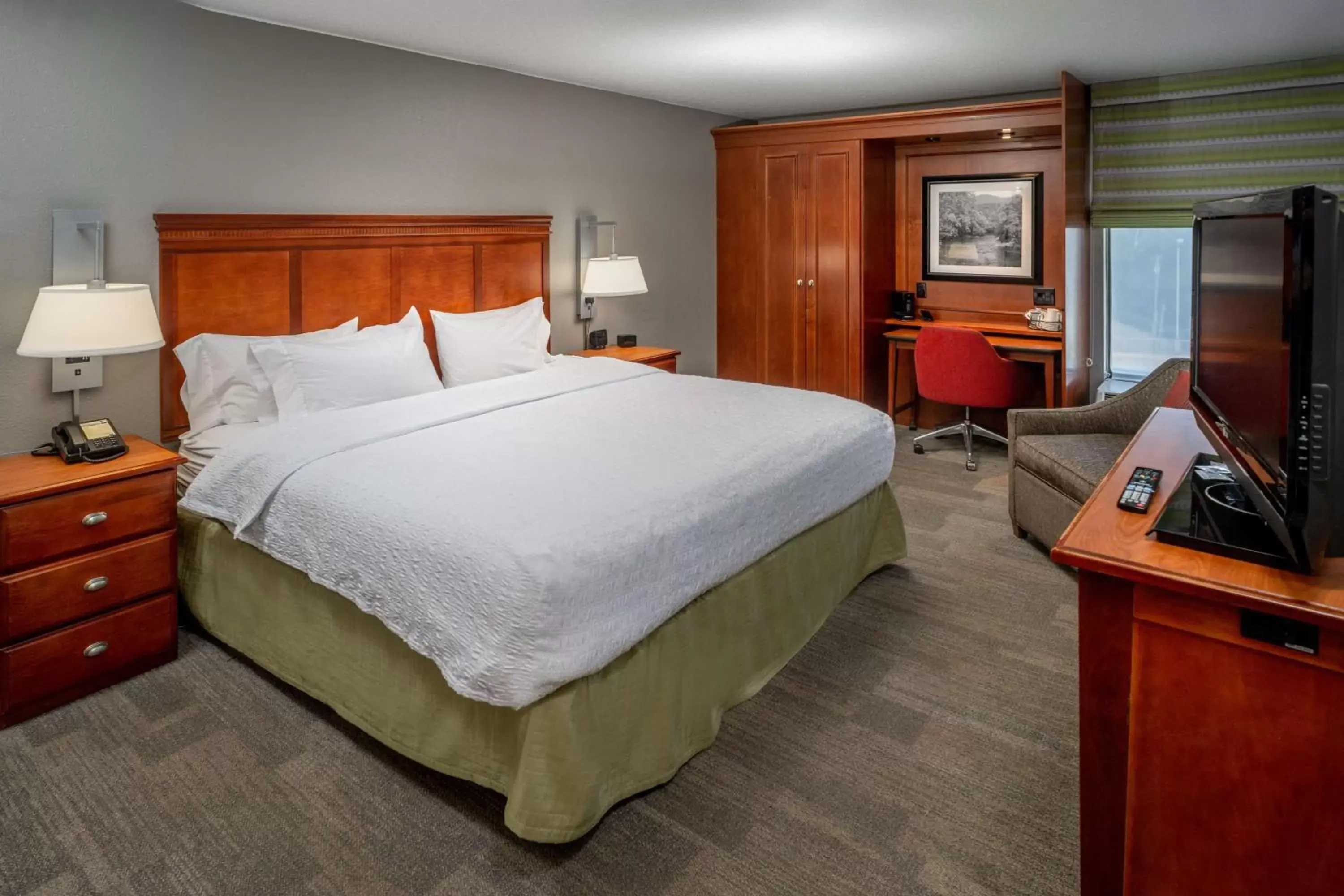 Bedroom, Bed in Hampton Inn Charleston Downtown