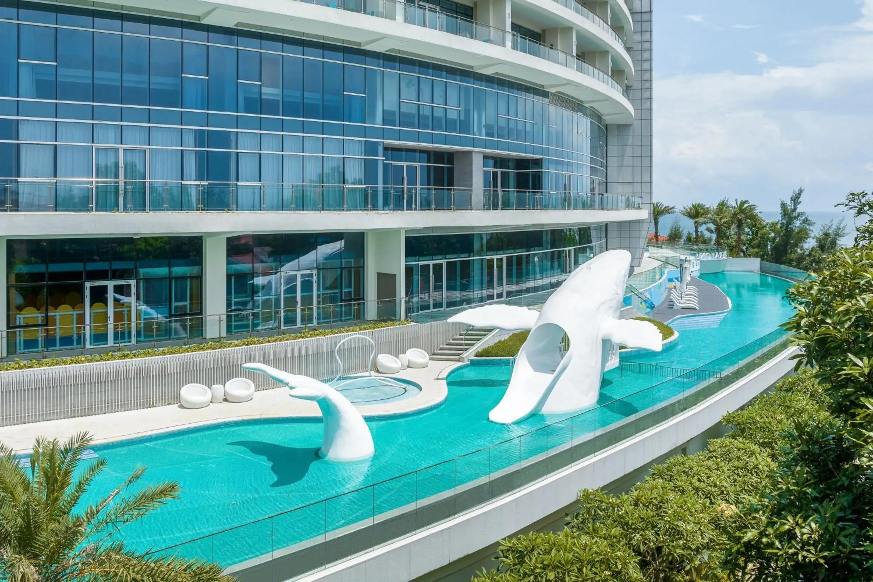 Swimming Pool in Sheraton Beihai Resort