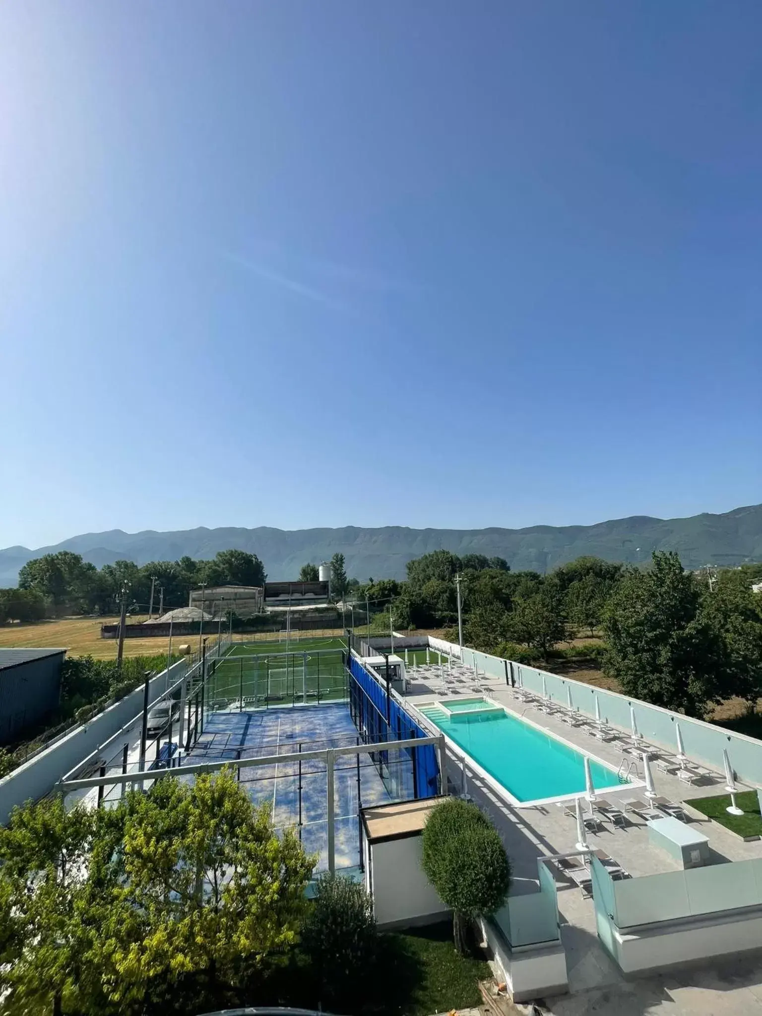 Pool View in Montesarchiorooms