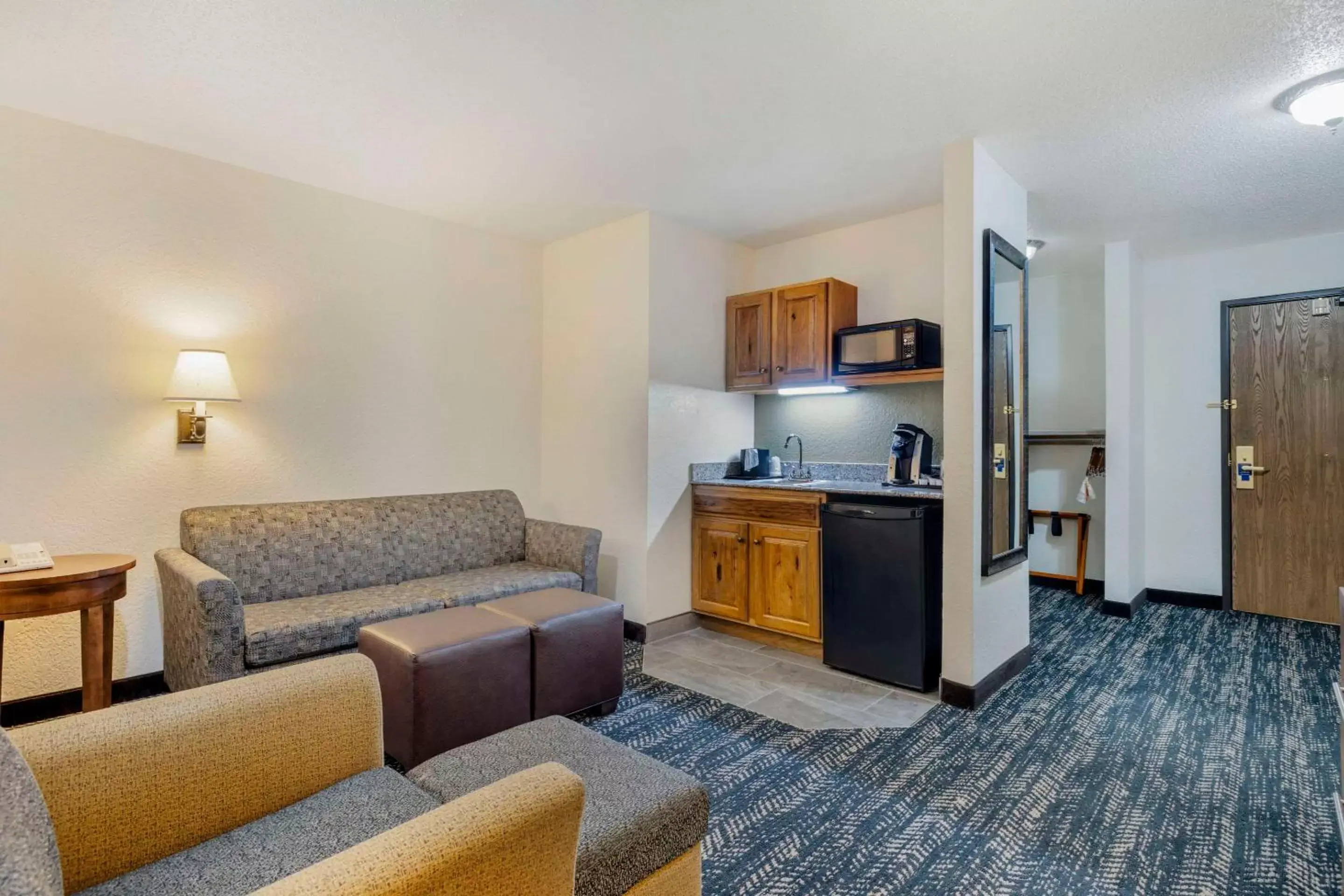 Bedroom, Seating Area in Comfort Inn & Suites Mt Rushmore