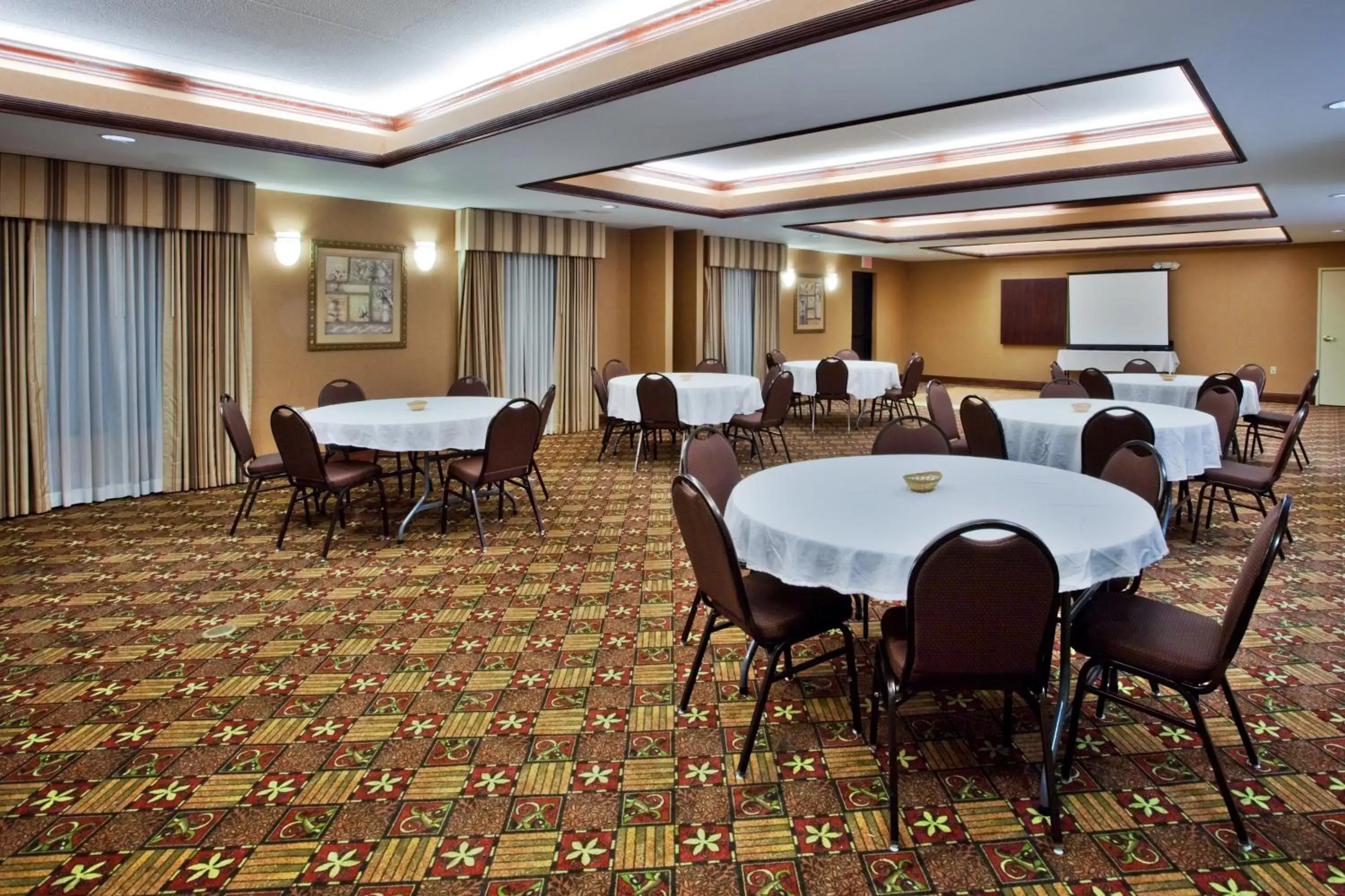 Meeting/conference room in Country Inn & Suites by Radisson, Griffin, GA