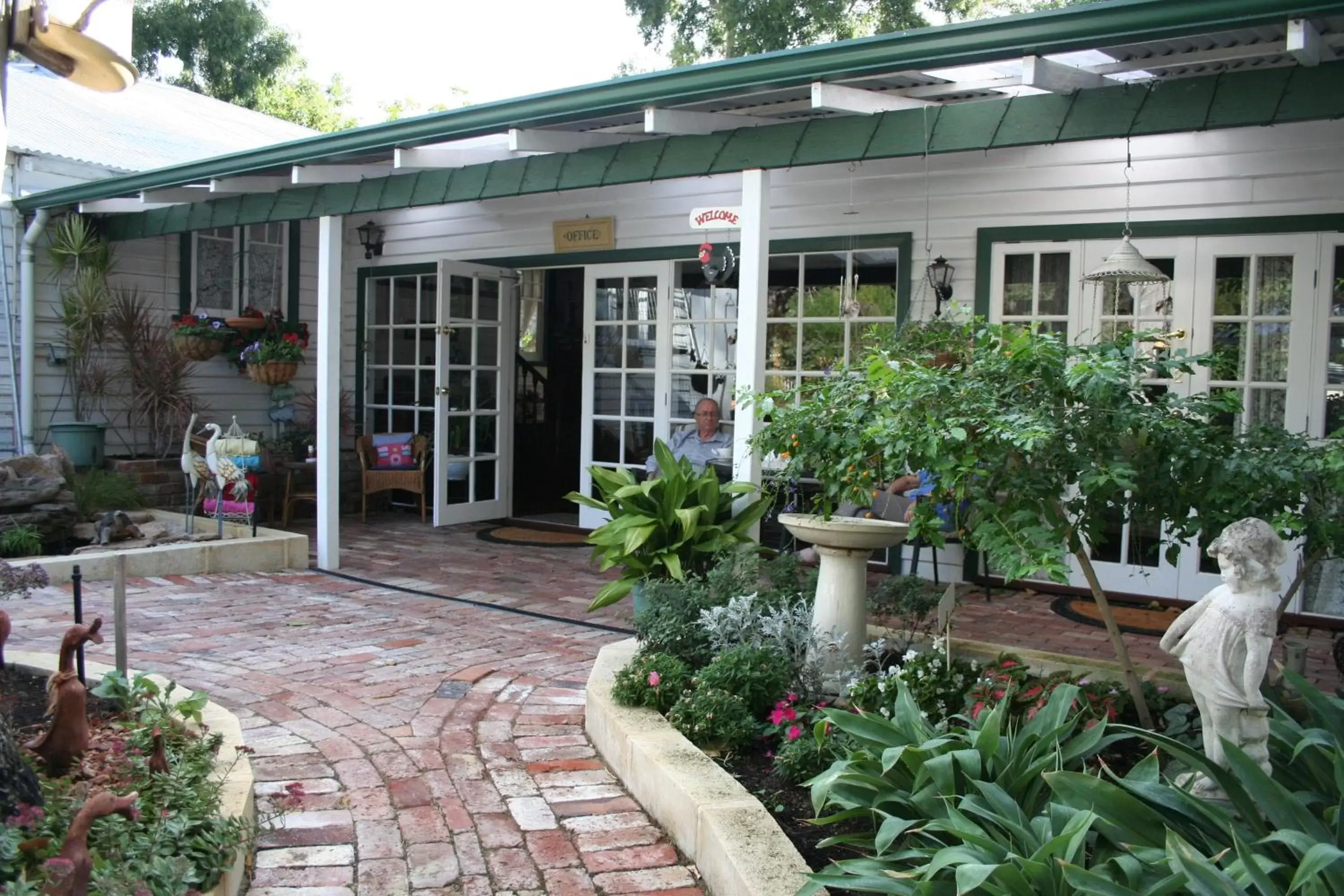 Facade/entrance in Rosebridge House Bed & Breakfast Adult Retreat Facade/entrance in Rosebridge House Bed & Breakfast Adult Retreat
