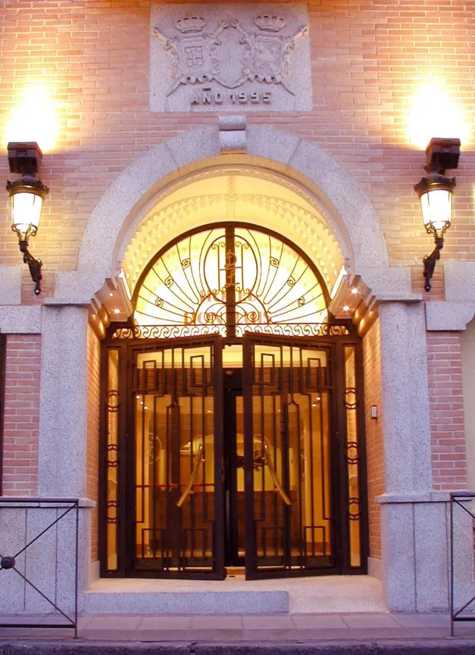 Facade/entrance in Hotel Don Luis