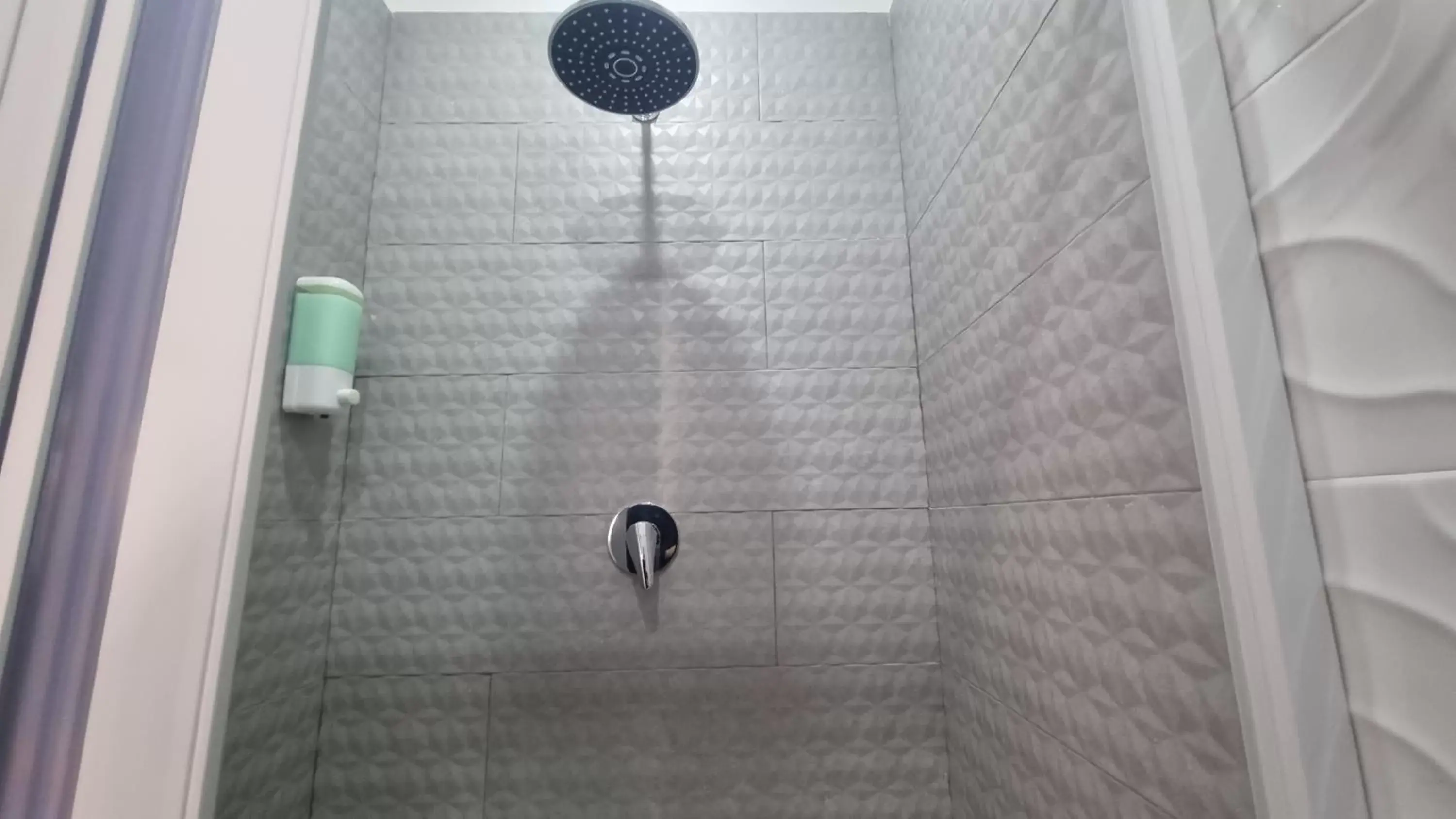 Shower, Bathroom in Archivio Storico Napoli Centro