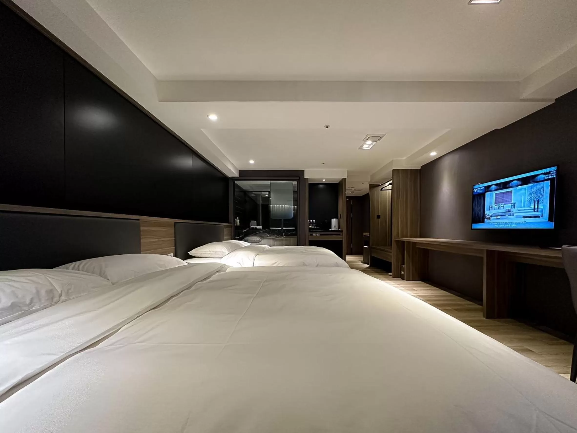 Bed in Autumn Willow Hotel