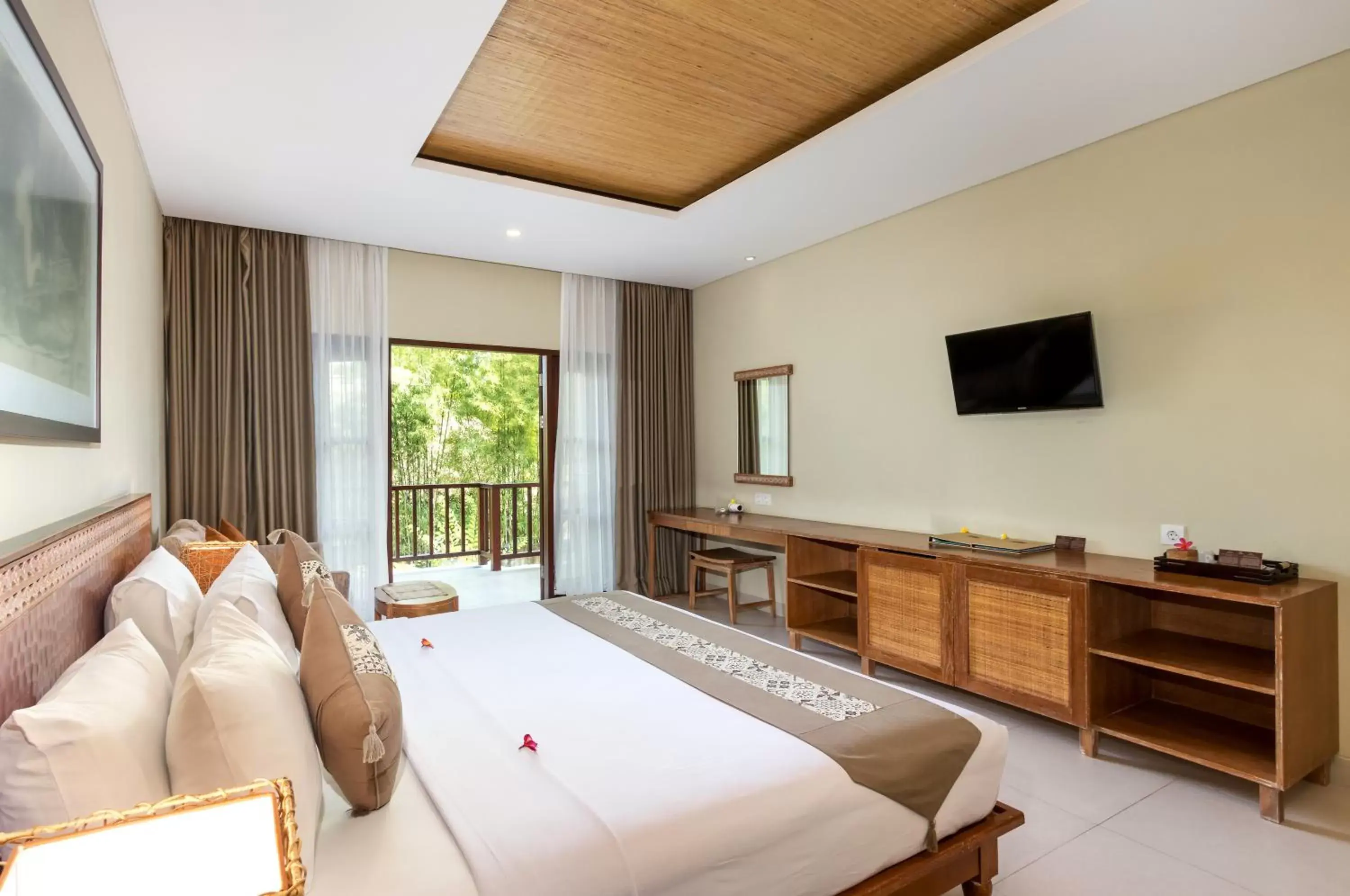 Bedroom in Radha Phala Resort & Spa