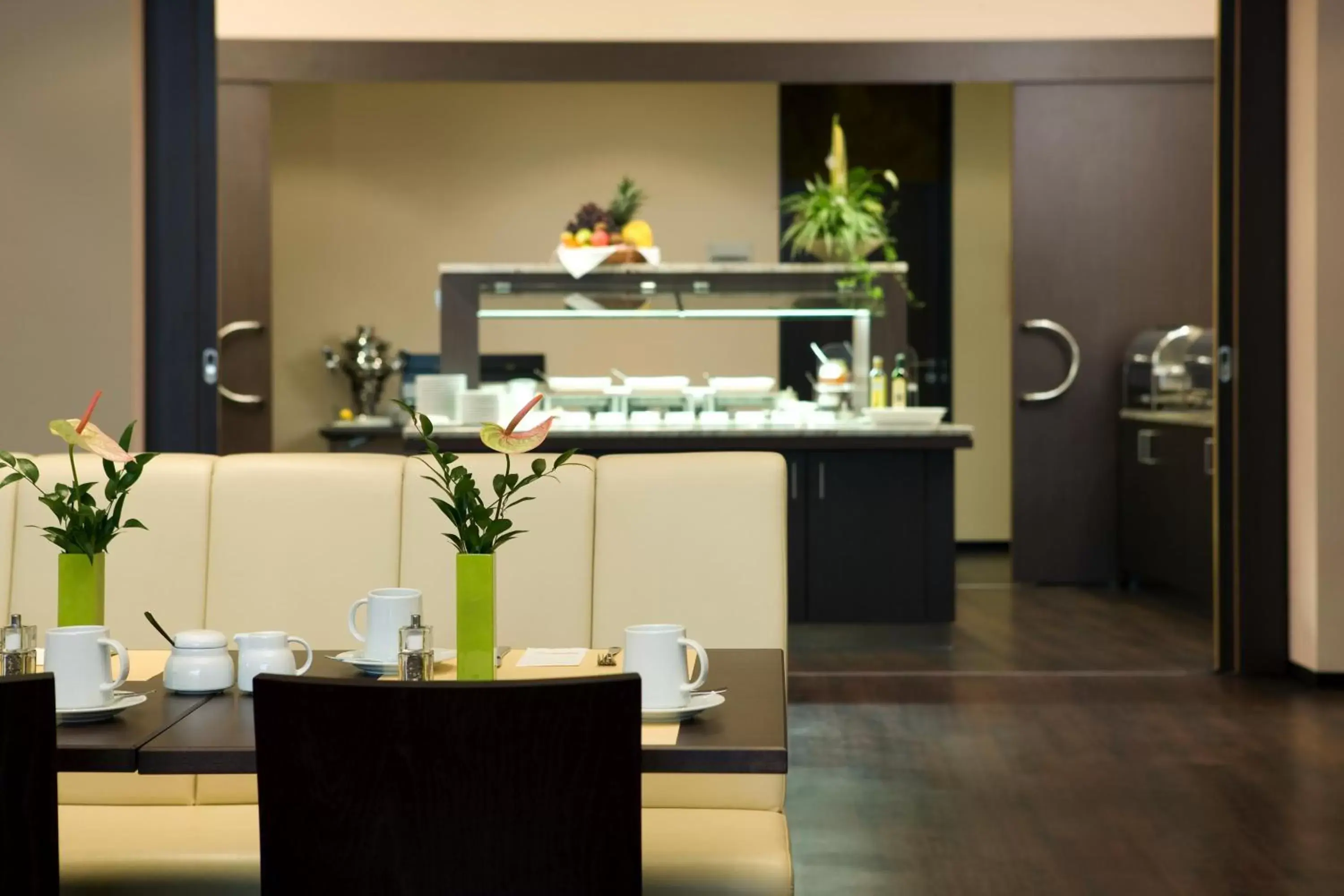 Restaurant/Places to Eat in IntercityHotel Essen